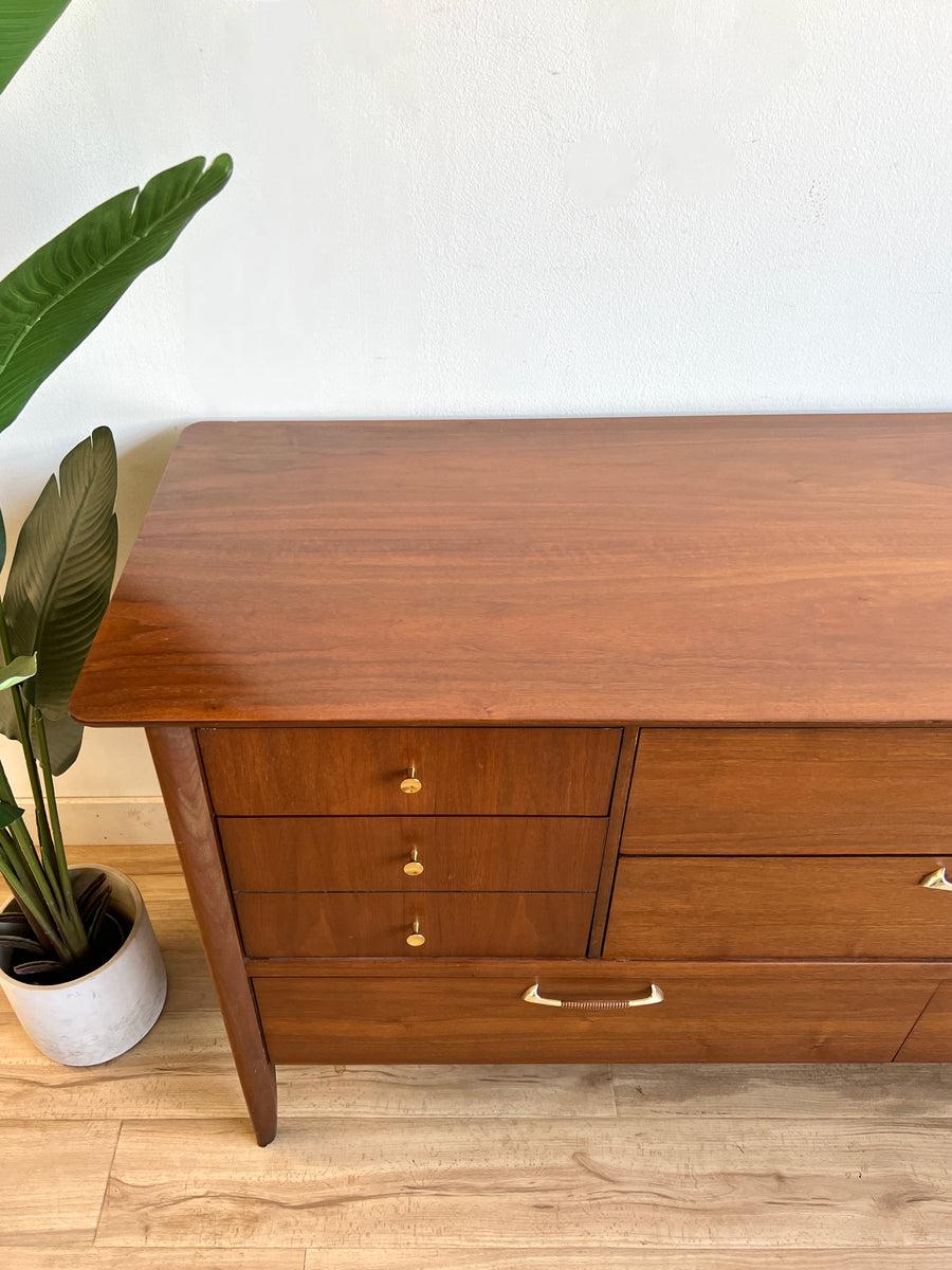 Mid Century Modern Dresser by Drexel – Home and Closet Vintage Mid Century Modern Dresser by Drexel – Home and Closet Vintage