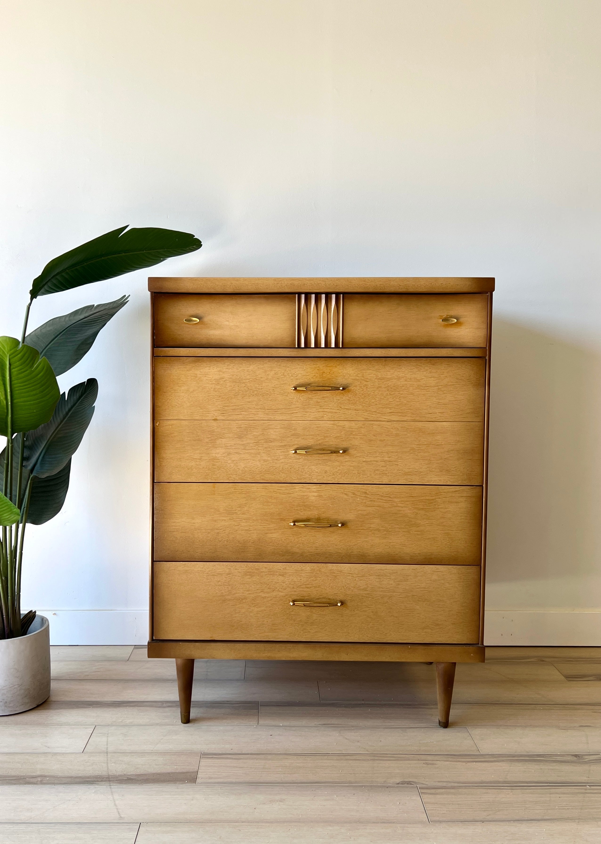 mid century vintage dresser Vintage Mid Century Four Drawer Dresser – Home and Closet Vintage