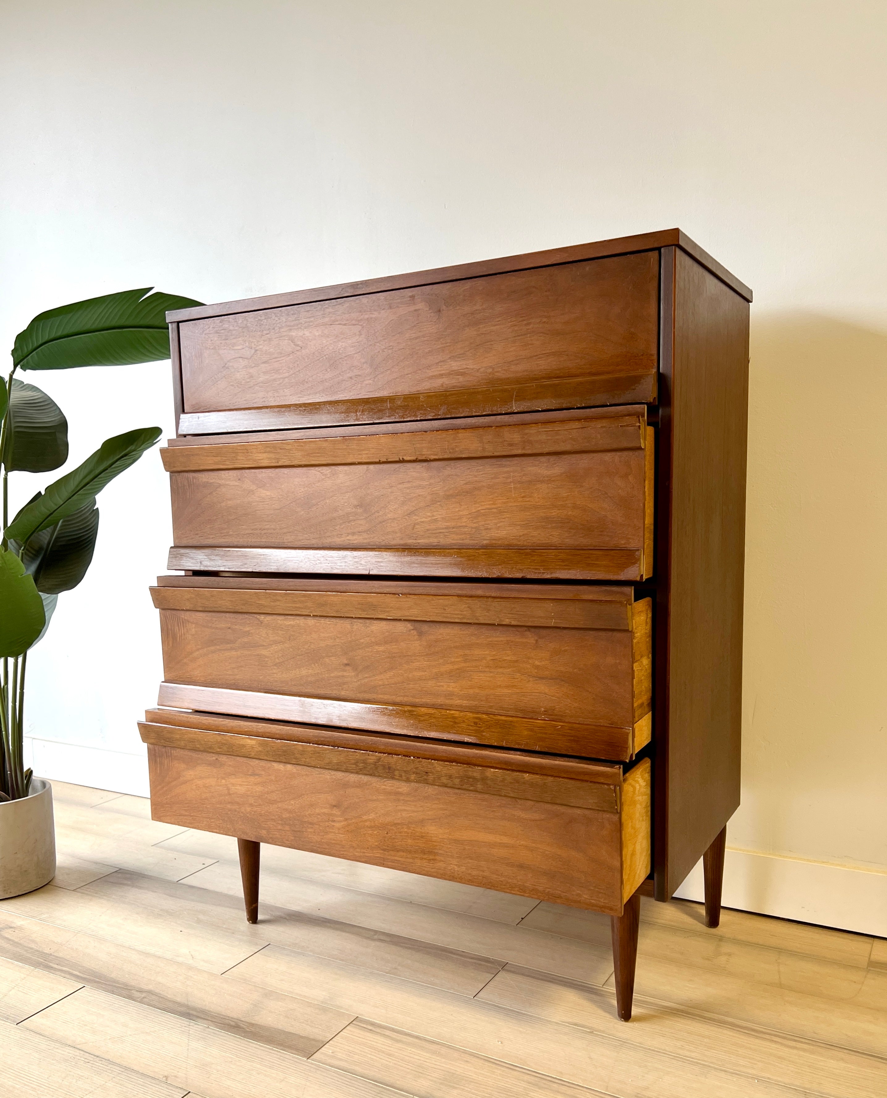 Vintage Mid Century Four Drawer Dresser – Home and Closet Vintage Vintage Mid Century Four Drawer Dresser – Home and Closet Vintage