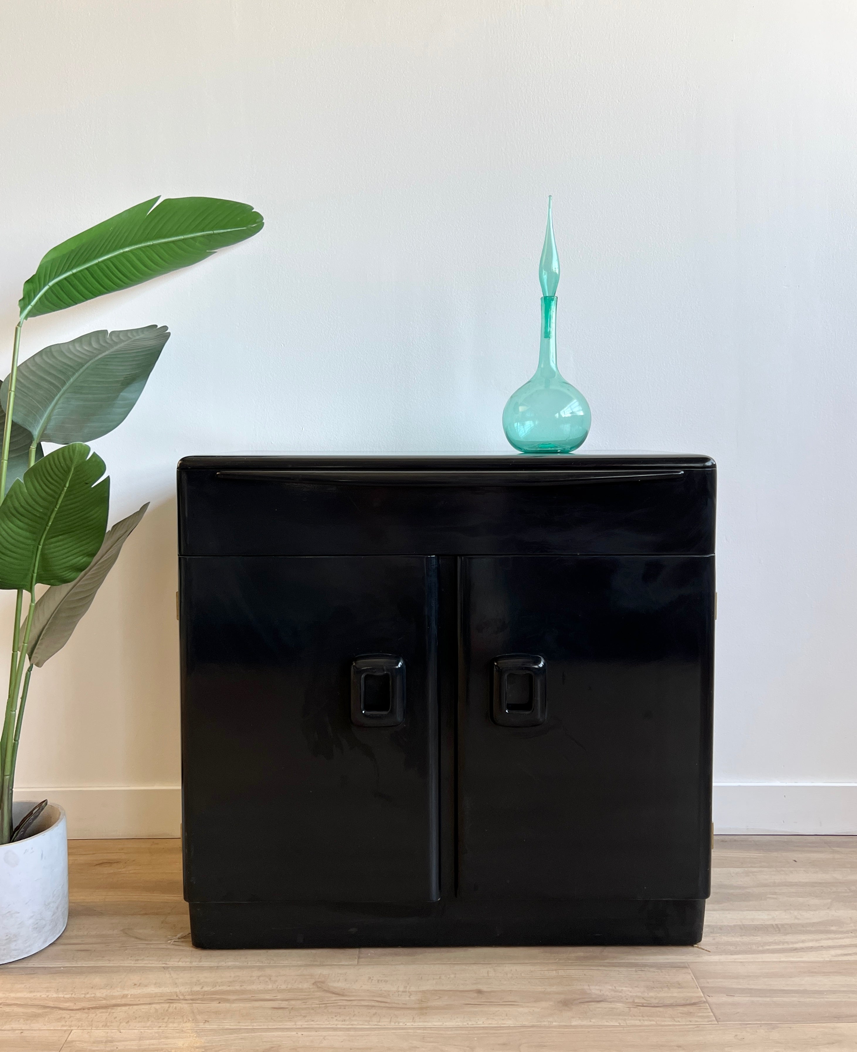 Vintage Mid Century Heywood Wakefield Credenza / Bar in Black Lacquer