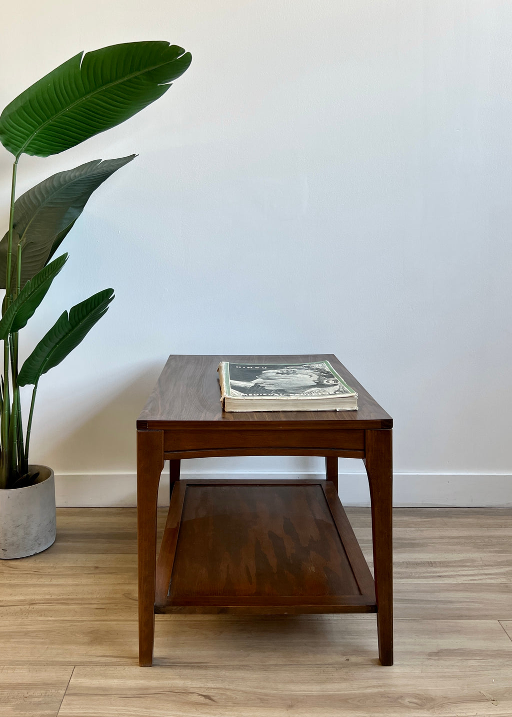 Vintage Mid Century End Table / Nightstand