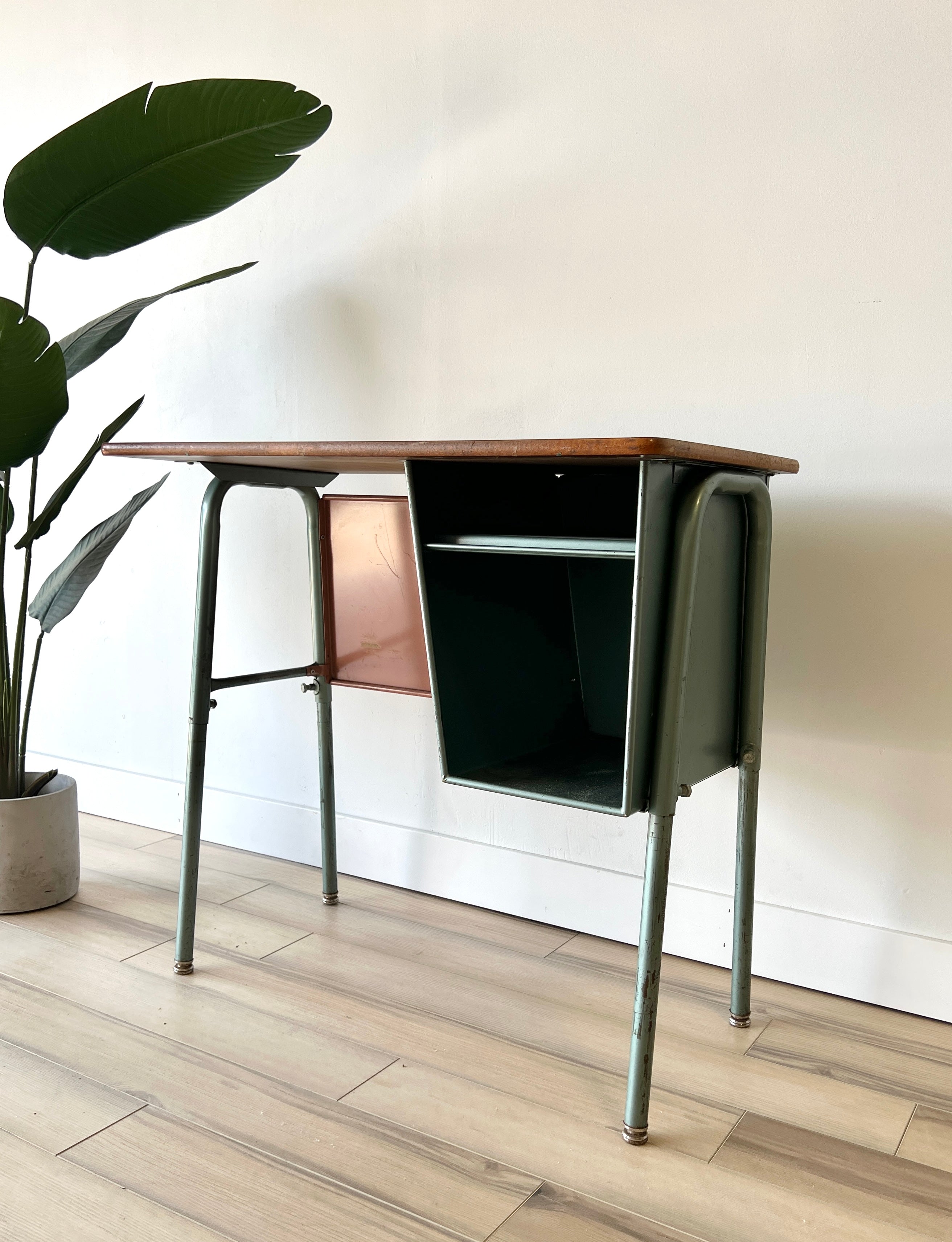 Vintage Mid Century Student Desk – Home and Closet Vintage