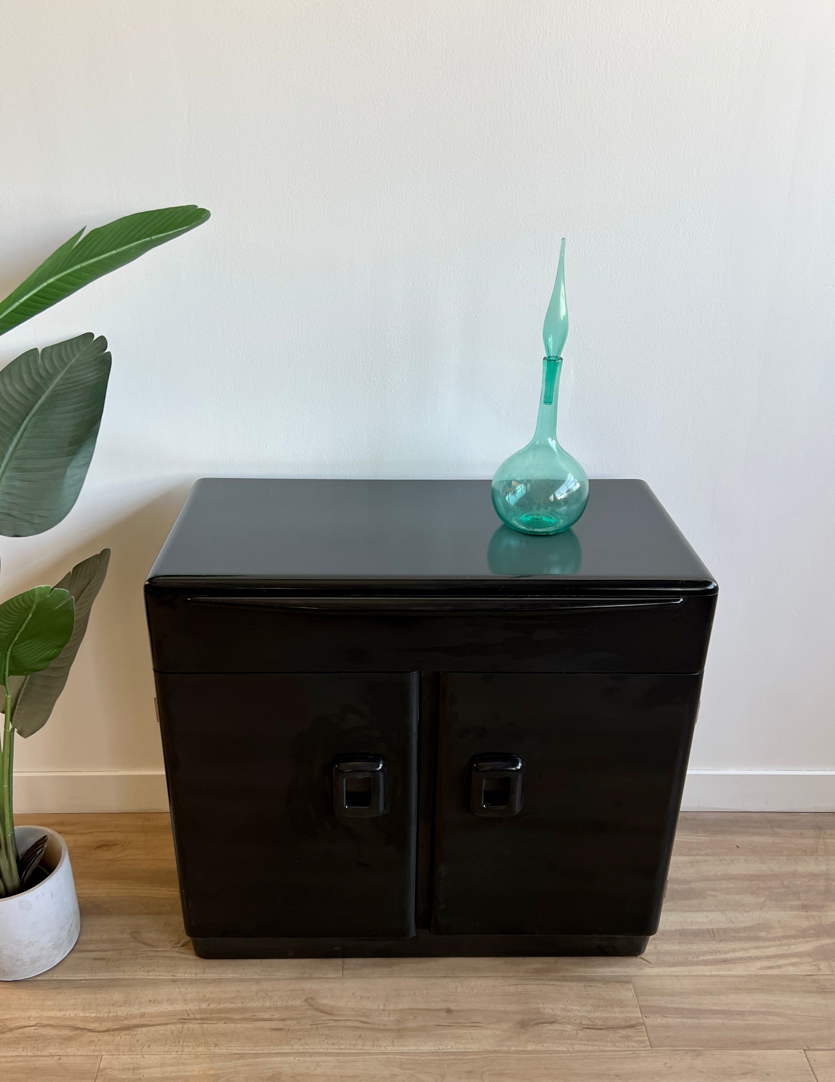 Vintage Mid Century Heywood Wakefield Credenza / Bar in Black Lacquer