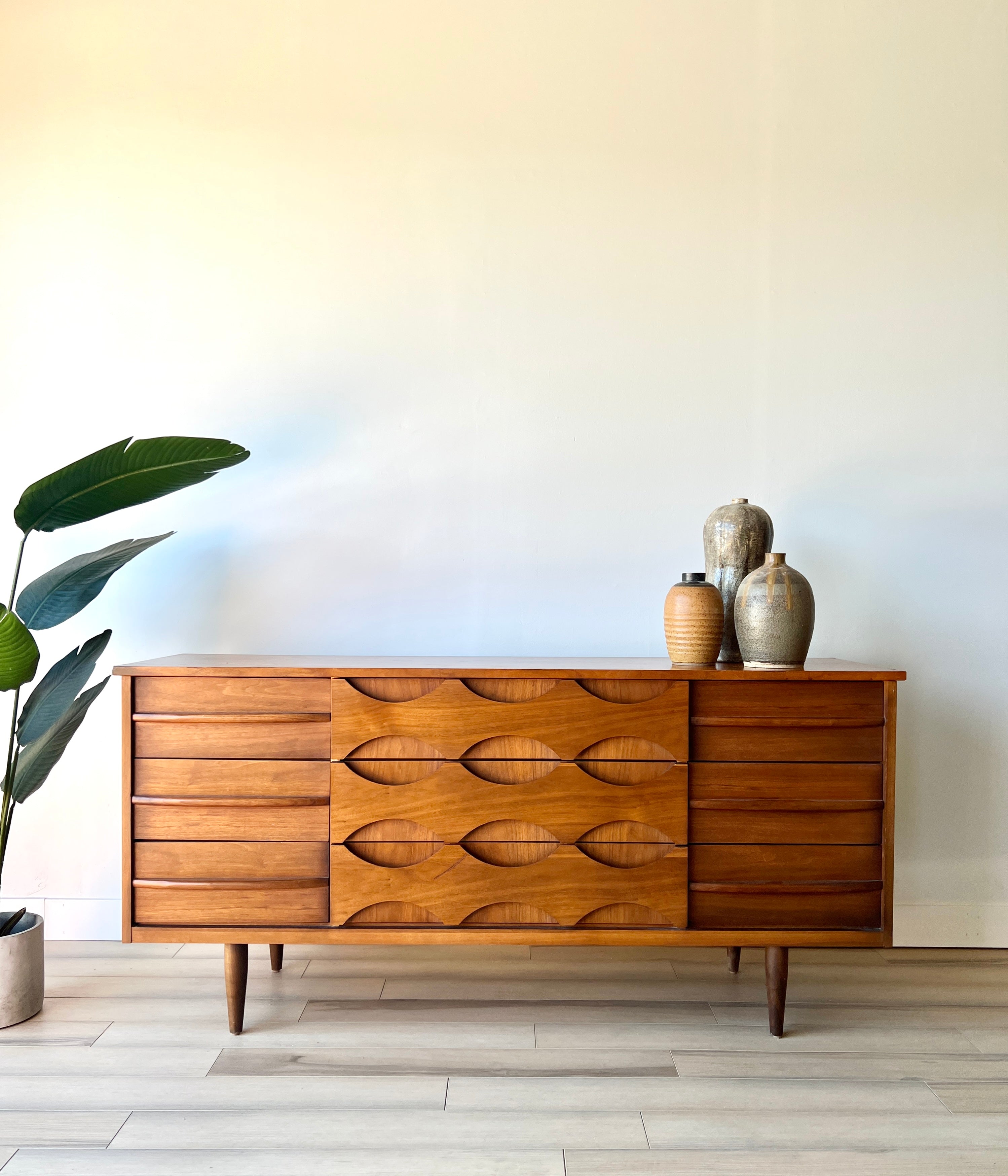 Vintage Mid Century Credenza / Dresser Home and Closet Vintage Vintage Mid Century Credenza / Dresser Home and Closet Vintage