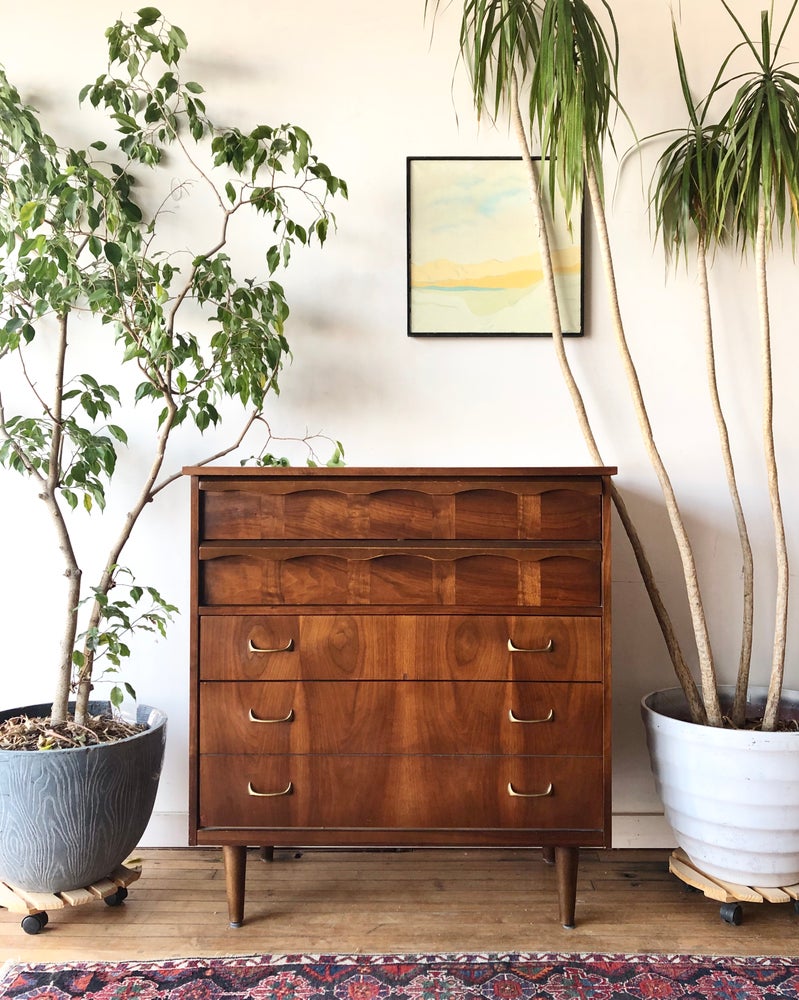 Mid-Century Wood Top Five Drawer Dresser – Home and Closet Vintage