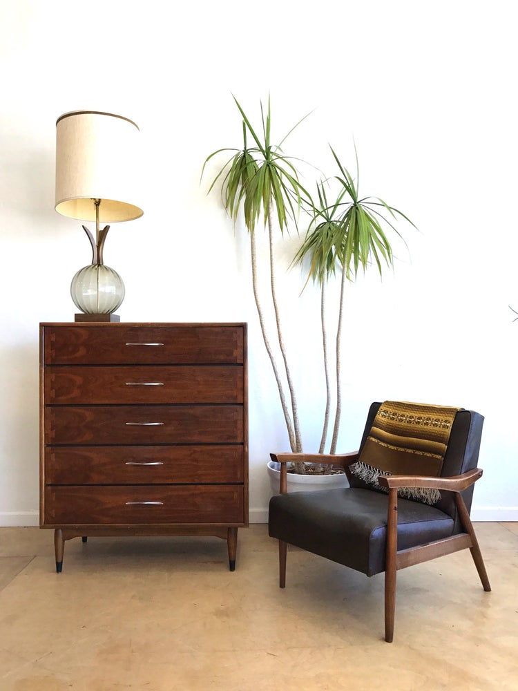 Vintage Lane Acclaim Five Drawer Dresser