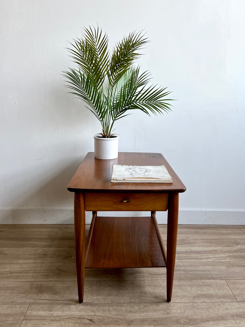 Vintage Mid Century End Table / Nightstand