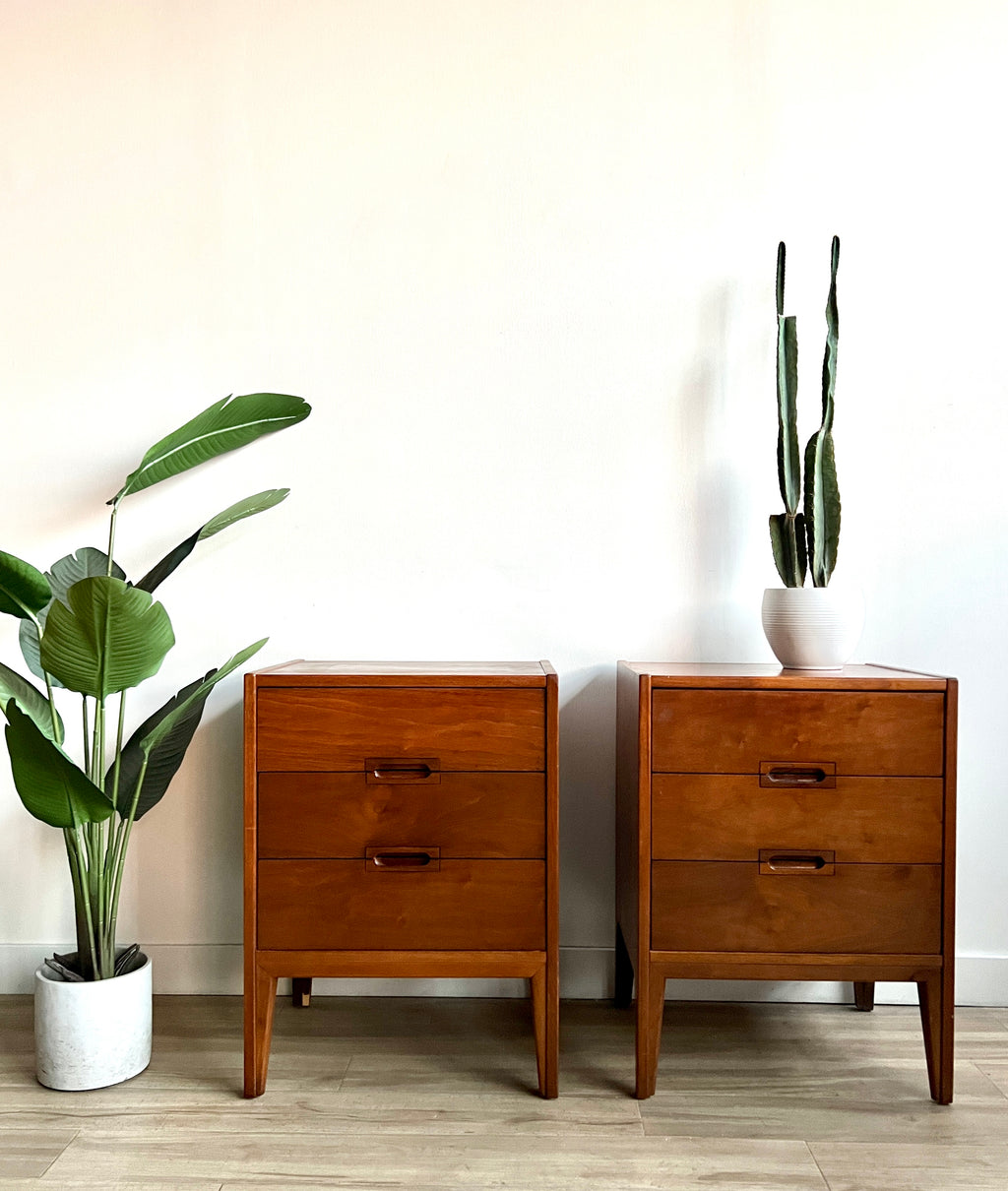 Pair of Vintage Mid Century Broyhill Nightstands
