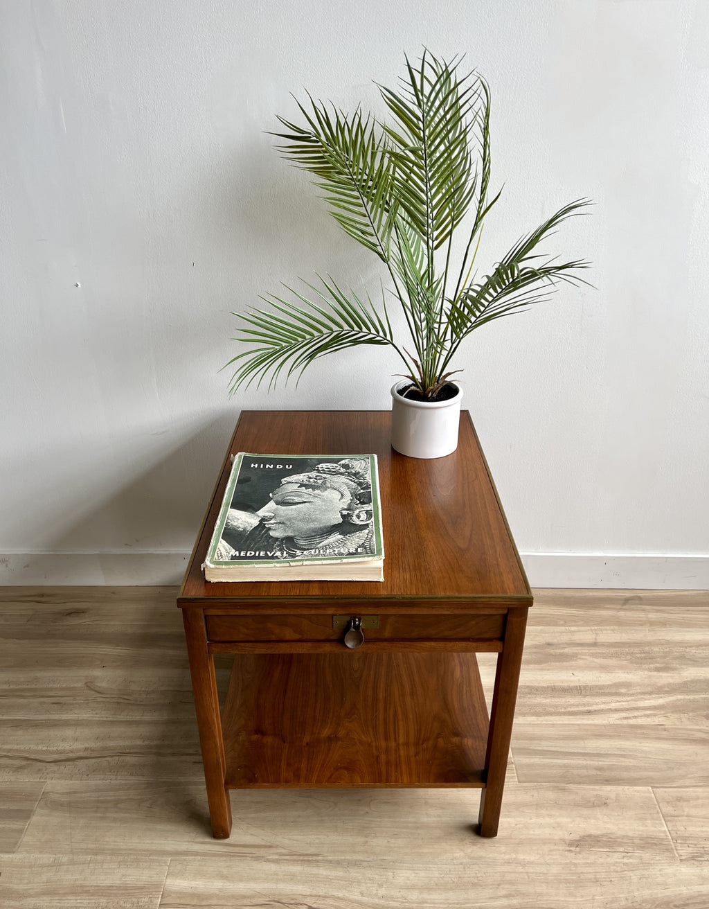 Vintage Mid Century End Table / Night Stand
