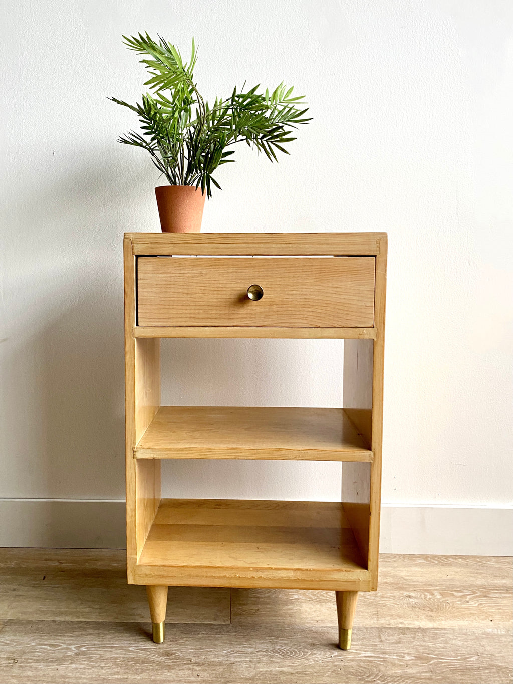 Vintage Nightstand / Endtable