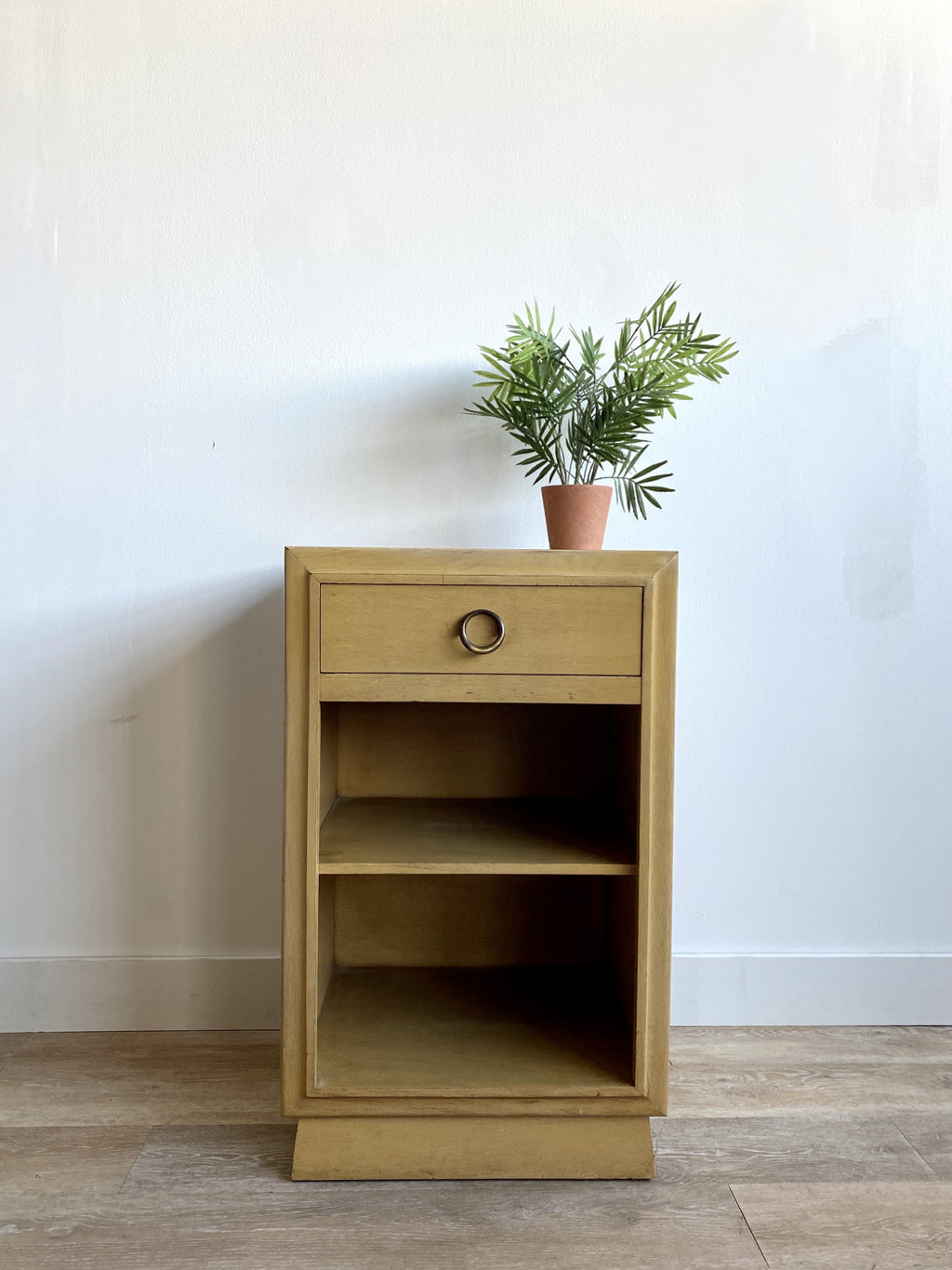 Vintage Nightstand / Endtable