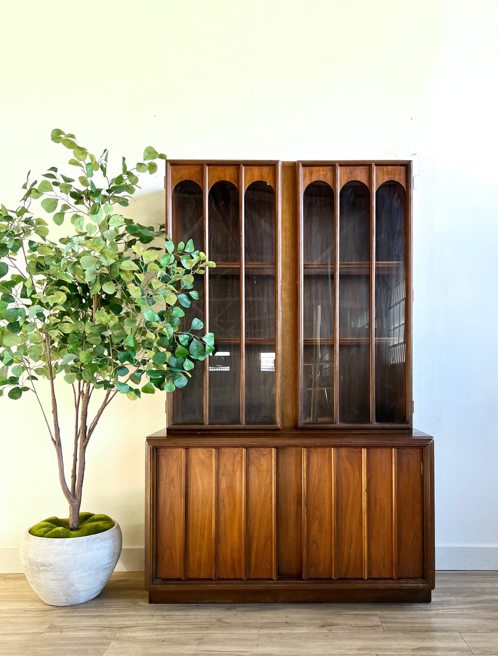 Vintage Mid Century Hutch