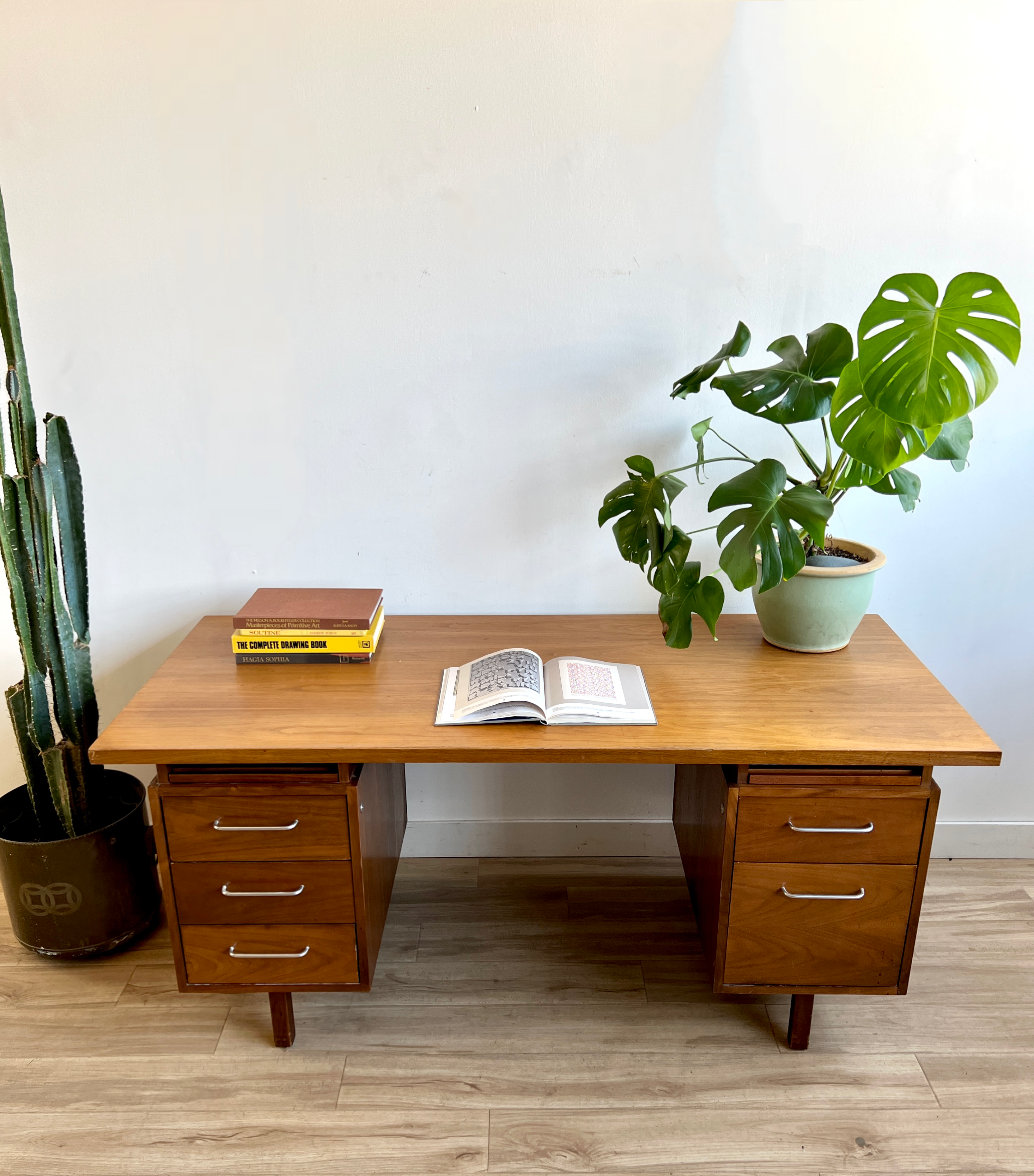 Mid century floating online desk