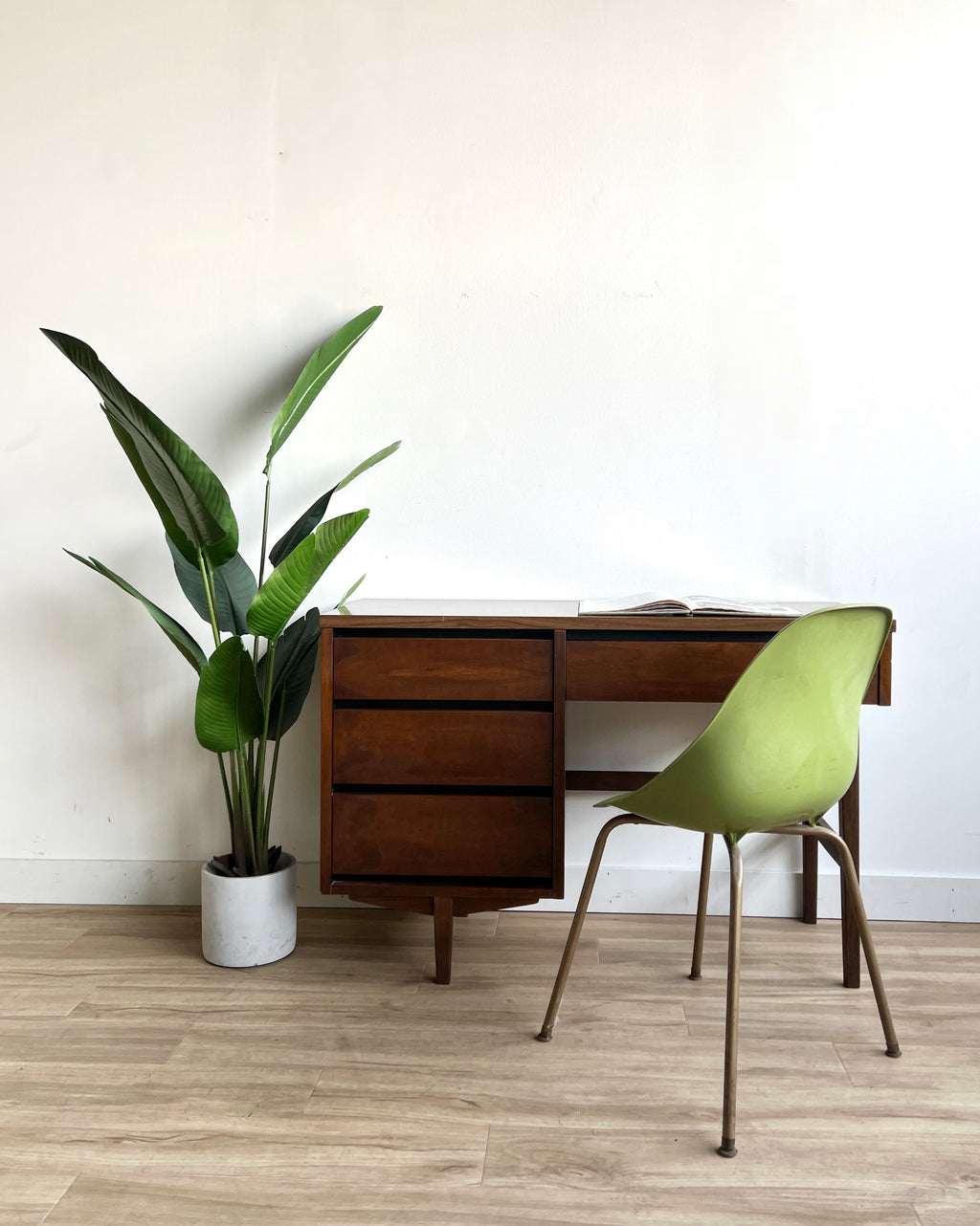 Vintage Mid Century Desk By Stanley