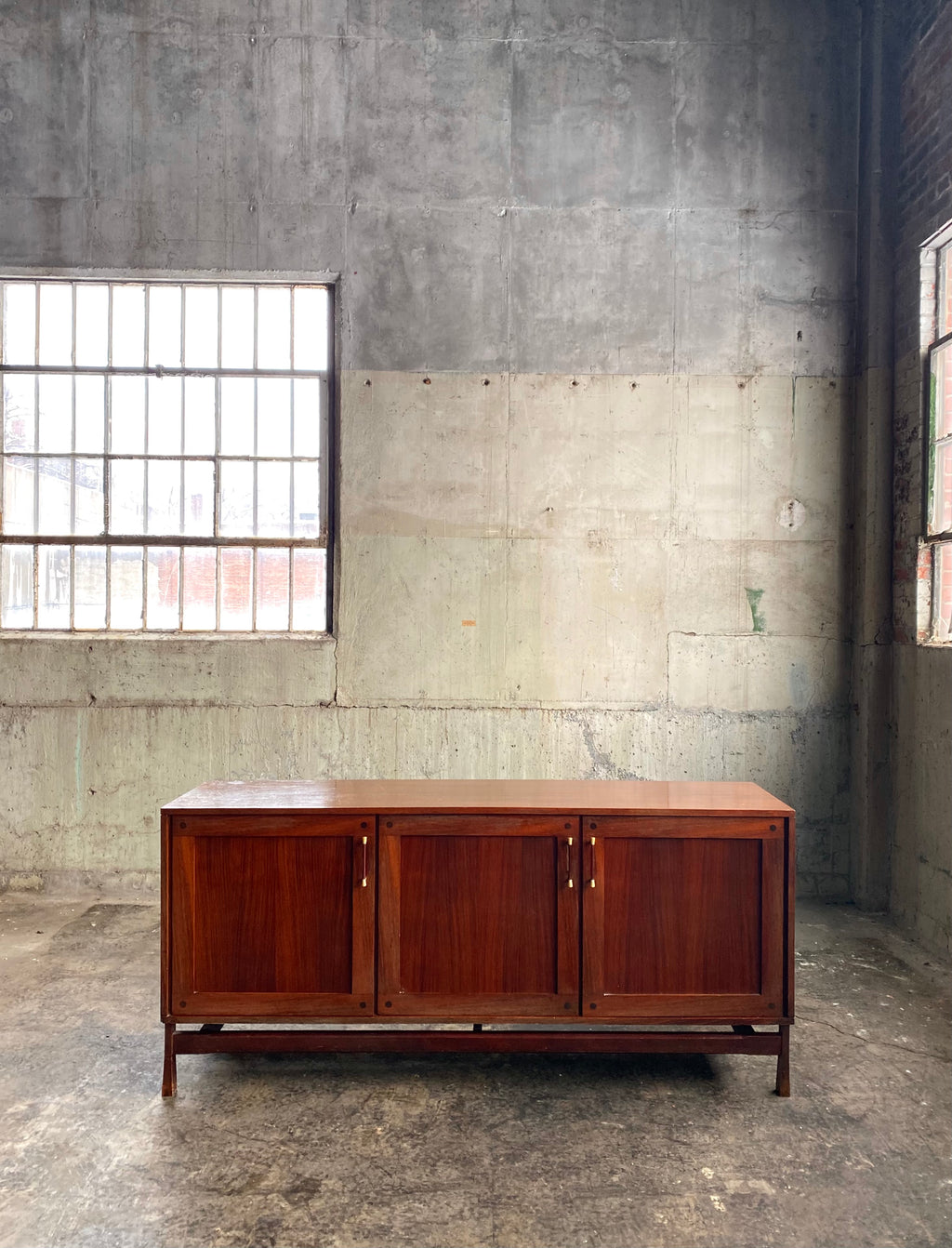 Mid-Century Rosewood Credenza / Sideboard