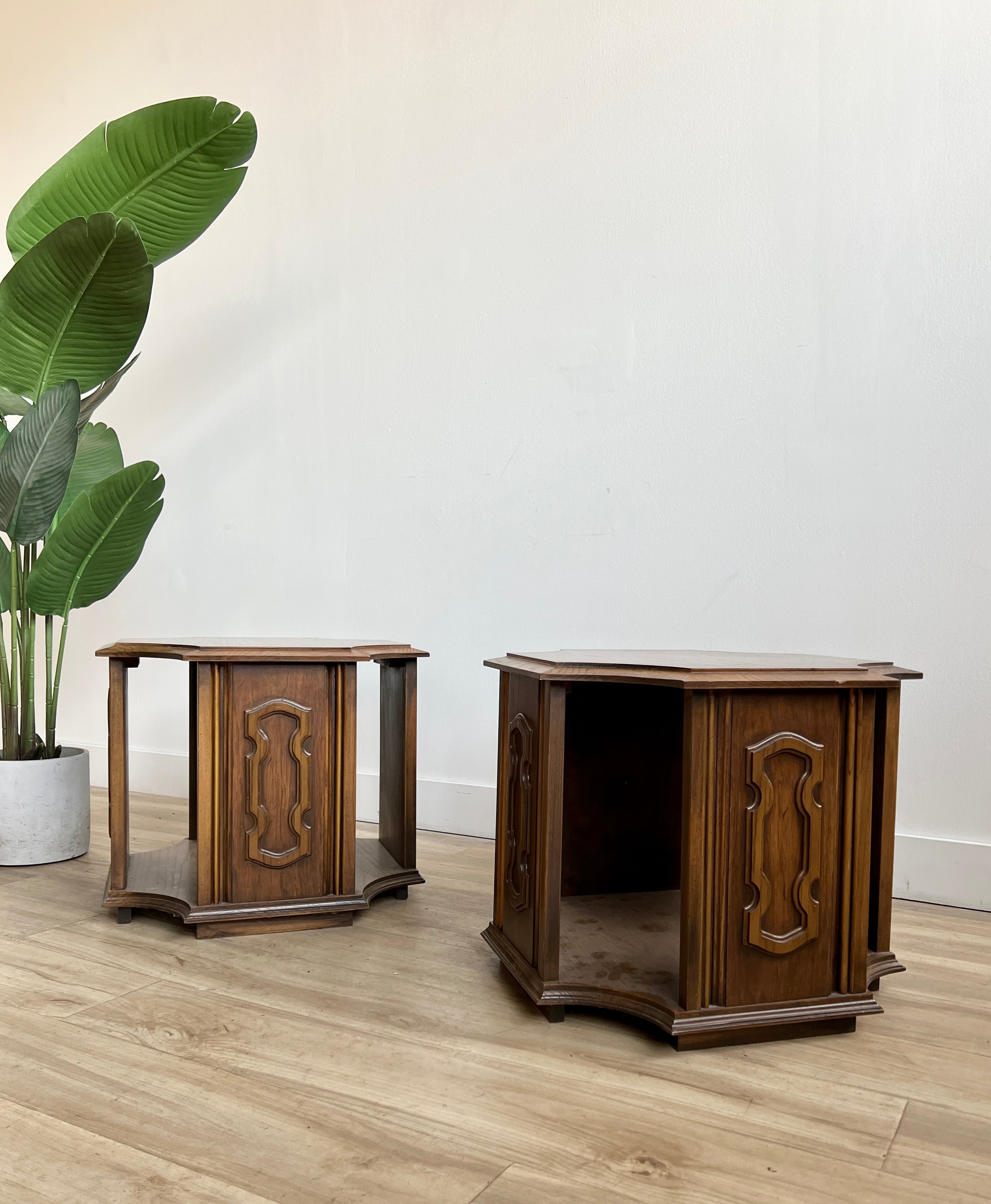 Pair of Mid Century Night Stands/ End Tables