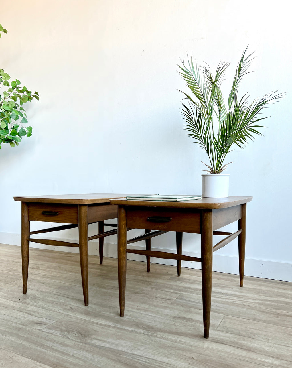 Pair of Mid Century End Tables / Nightstands