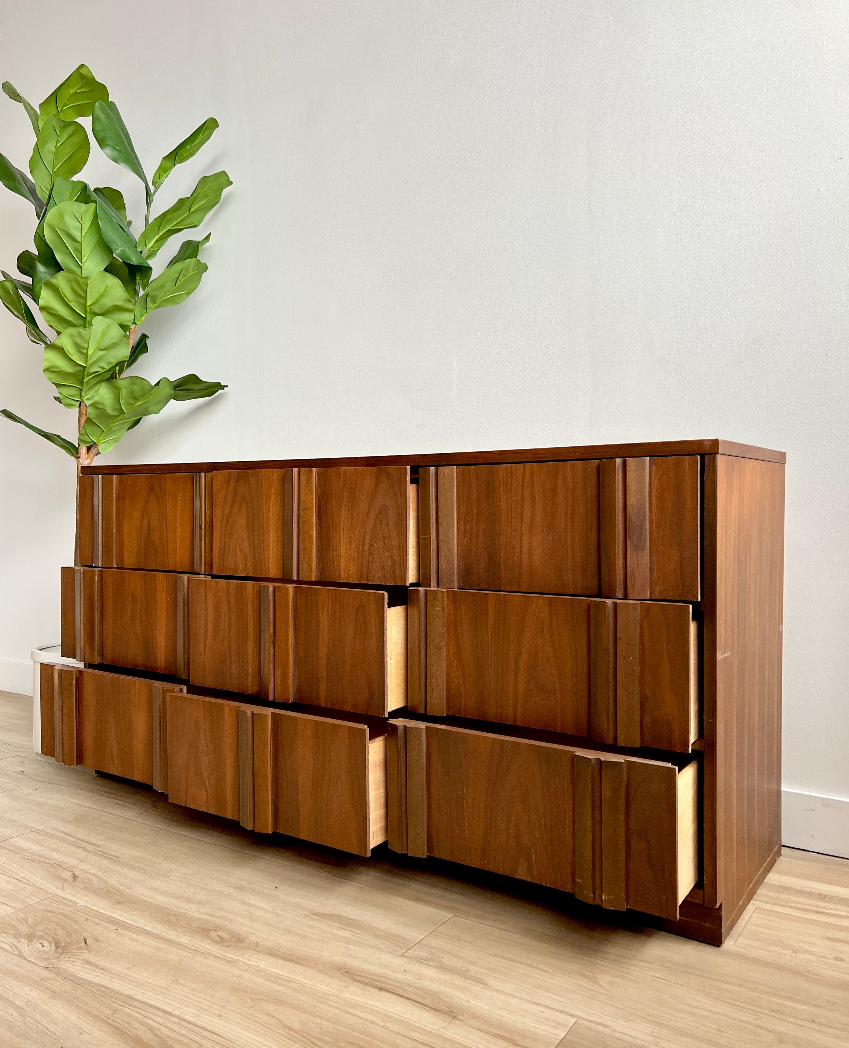 Vintage Mid Century Basset Nine Drawer Dresser – Home and Closet Vintage