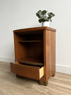 Vintage Mid Century End Table / Nightstand with Drawer