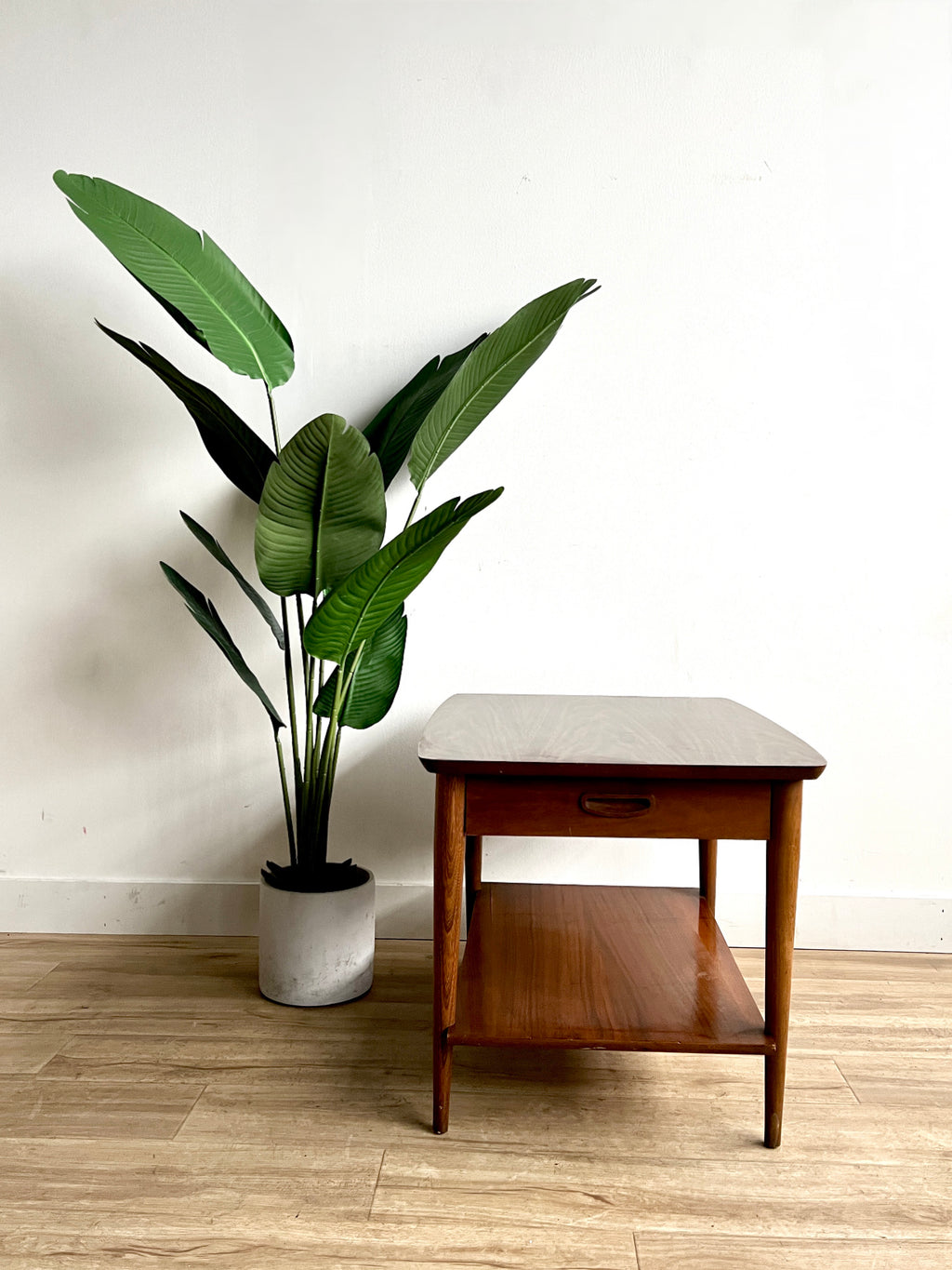 Vintage Mid Century Lane End Table / Night Stand