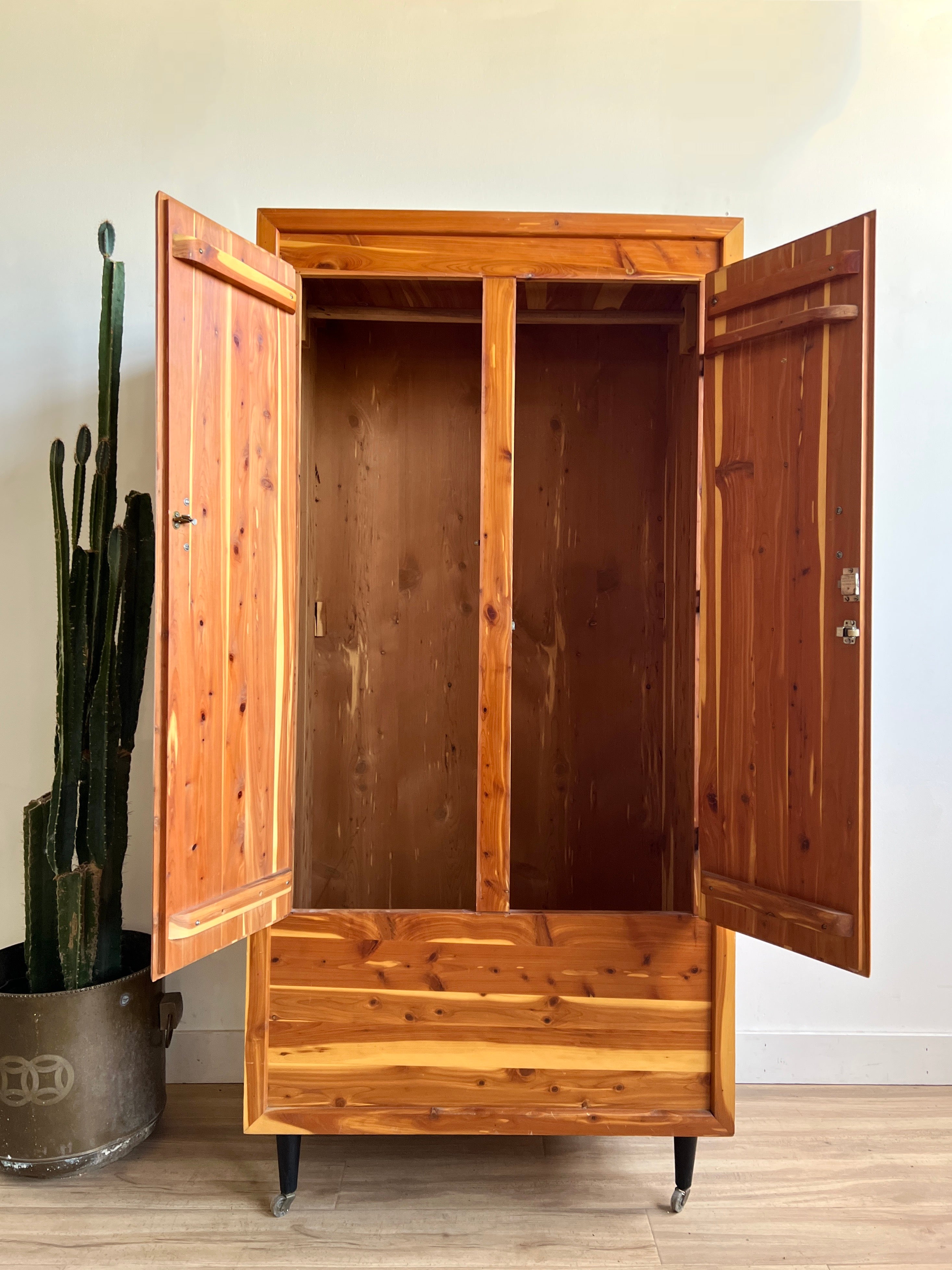 Vintage Cedar Wardrobe – Home and Closet Vintage Vintage Cedar Wardrobe – Home and Closet Vintage