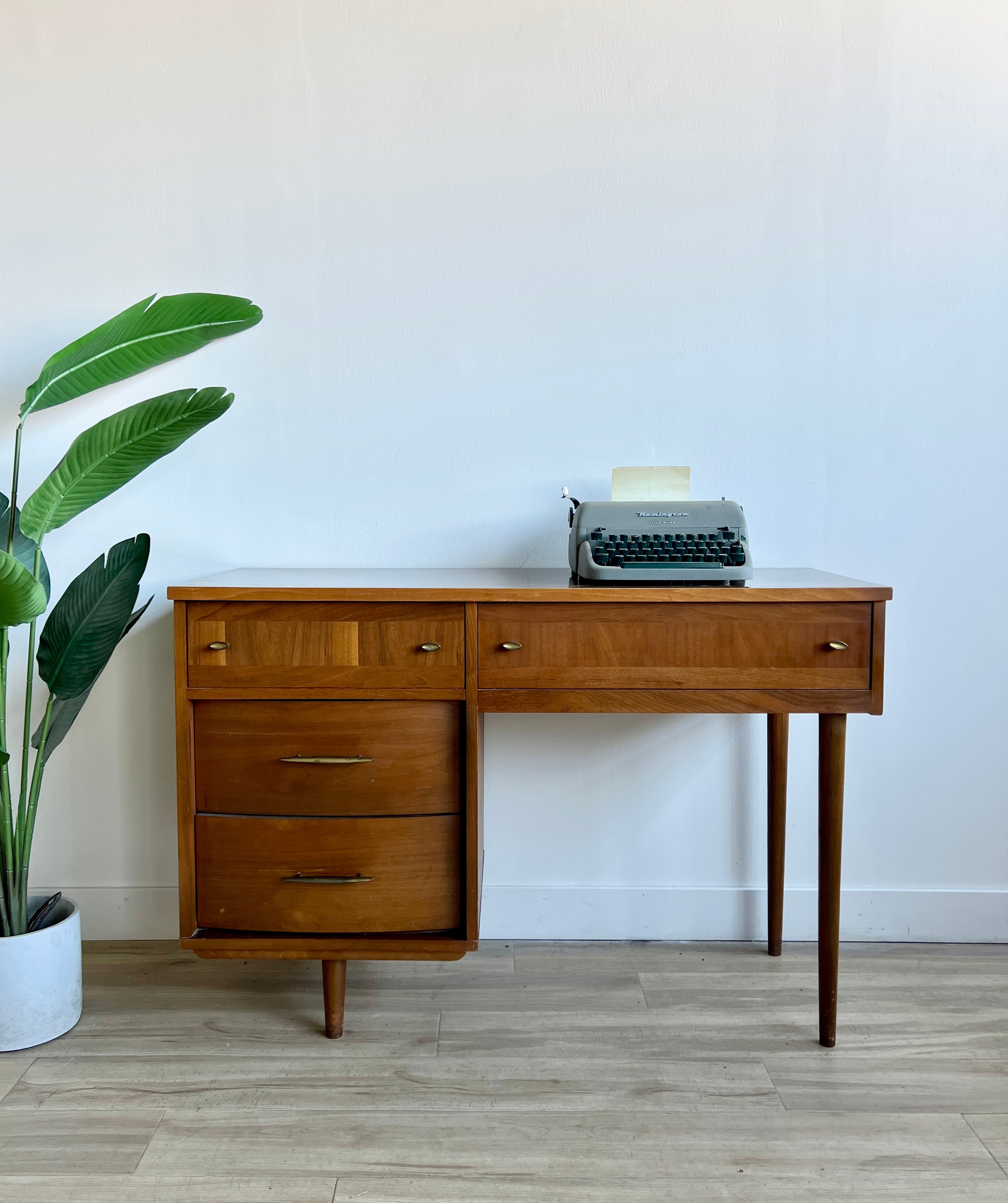 Vintage Mid Century Writing Desk – Home and Closet Vintage