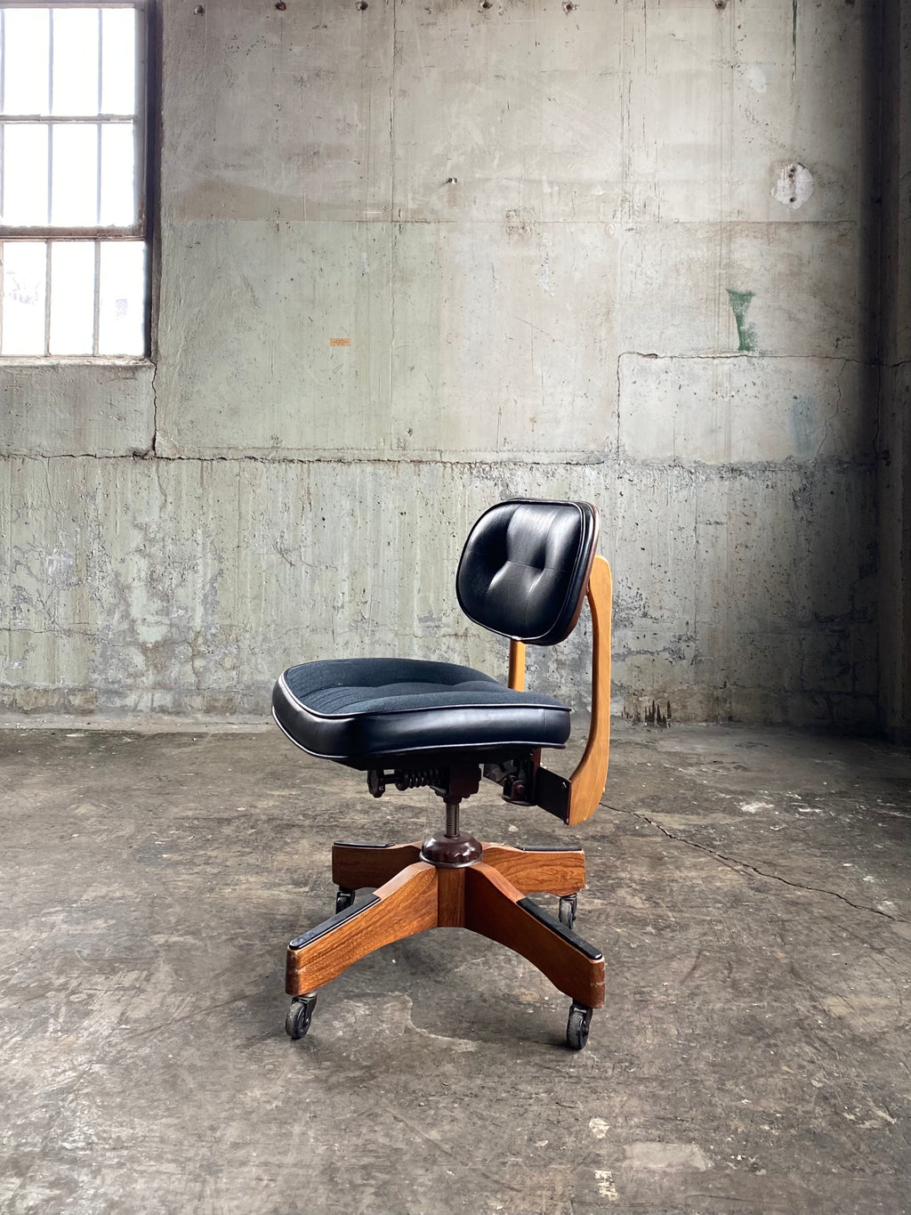 Mid-Century Office / Task Chair
