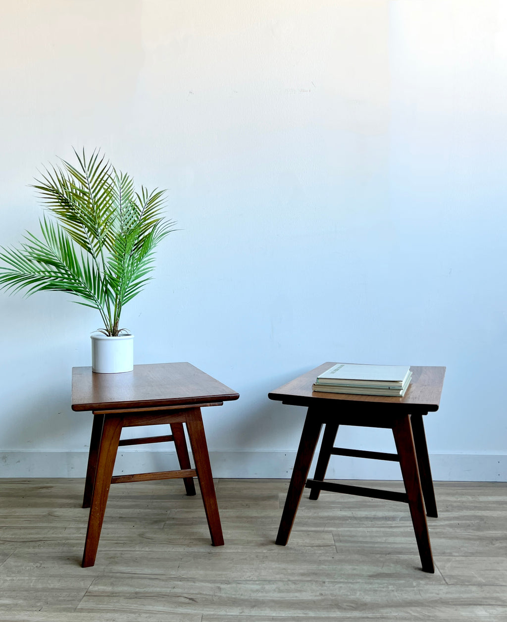 Pair of Mid Century End Tables / Night Stands