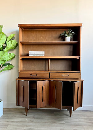 Vintage Mid Century Shelving Unit / Hutch