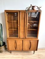 Vintage Mid Century Shelving Unit / Hutch