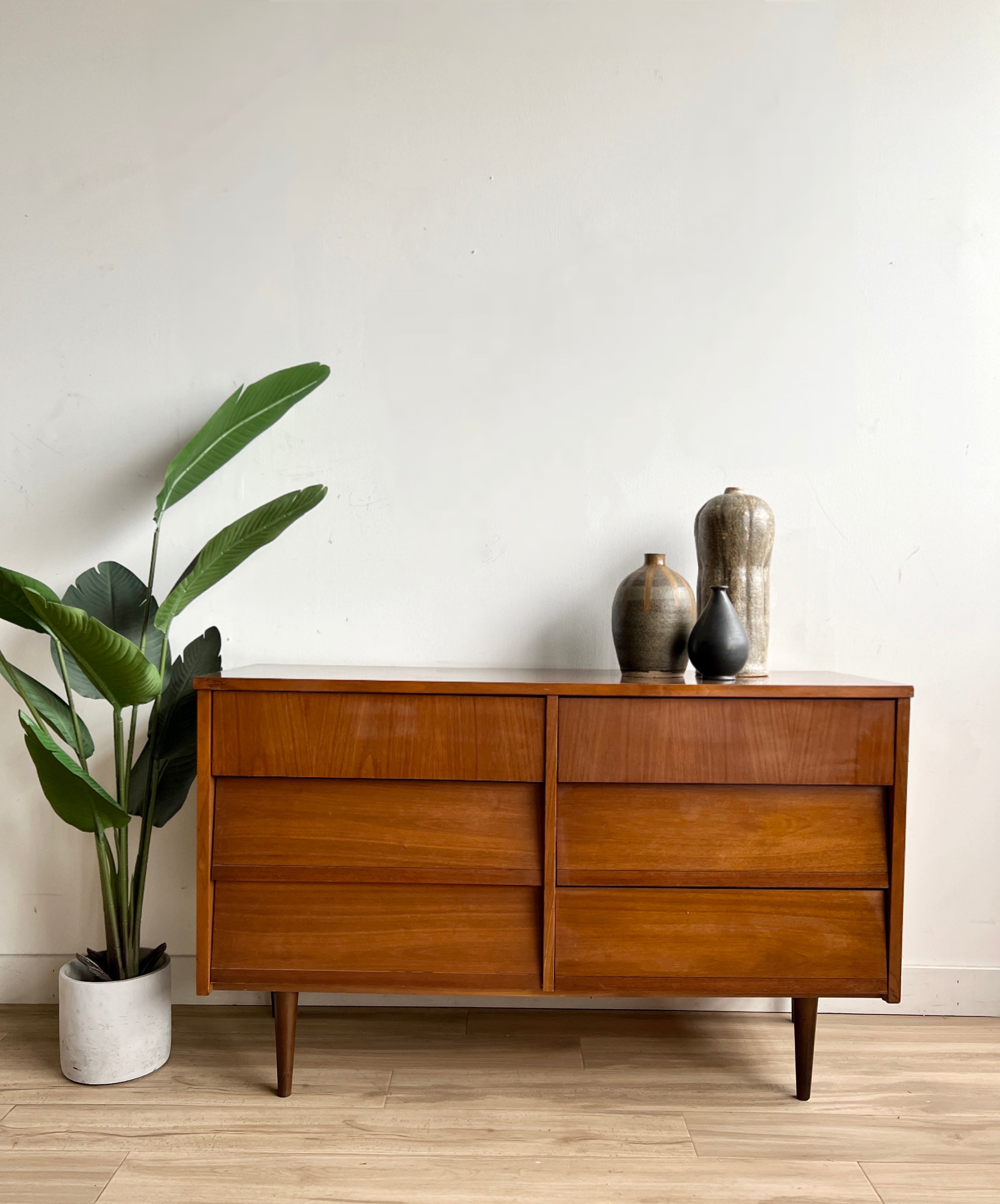 Vintage Mid Century Six Drawer Dresser – Home and Closet Vintage Vintage Mid Century Six Drawer Dresser – Home and Closet Vintage