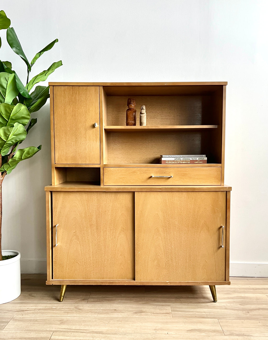 Vintage Mid Century Shelving Unit / Credenza