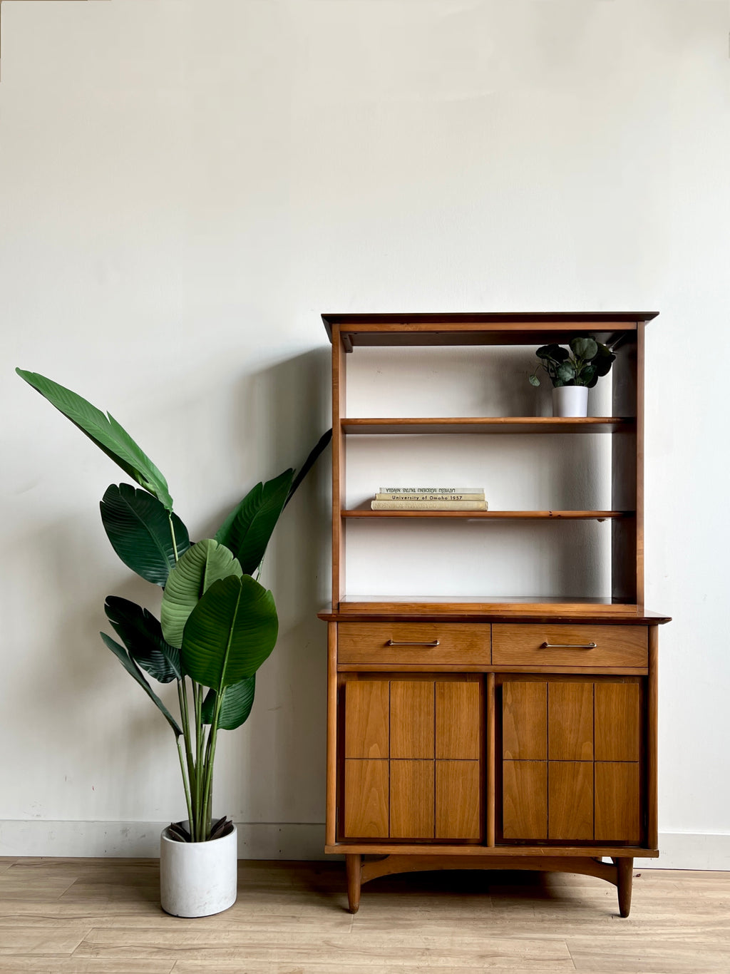Vintage Mid Century Hutch / Book Shelf