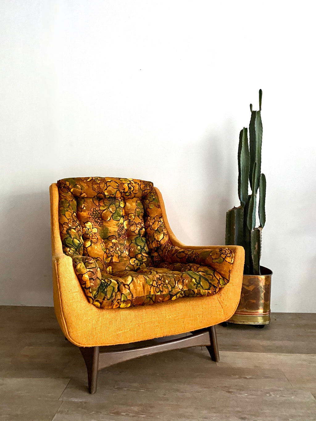 Vintage a Lounge Chair