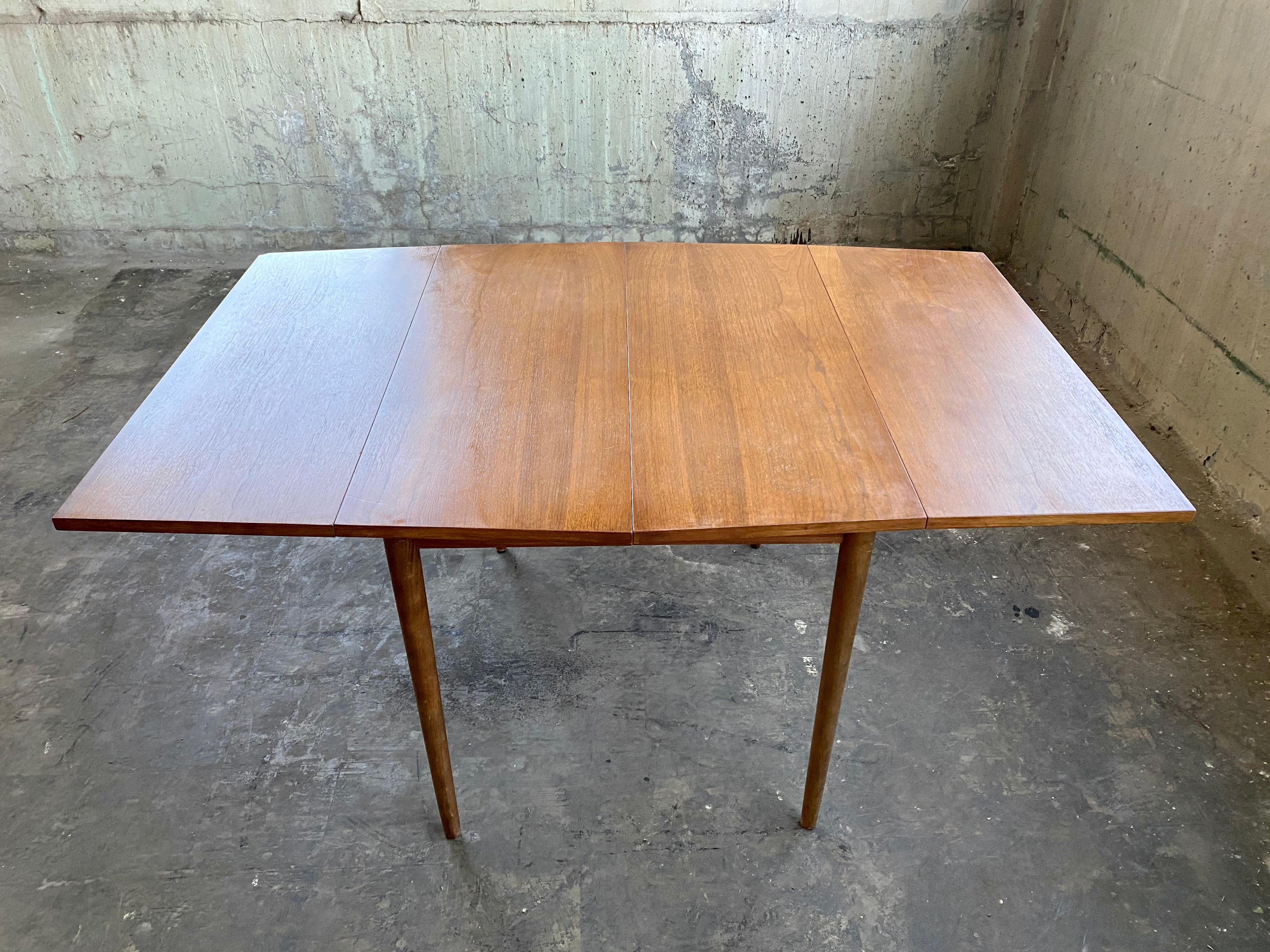Mid-Century Stanley Dining Table with Two Leaves