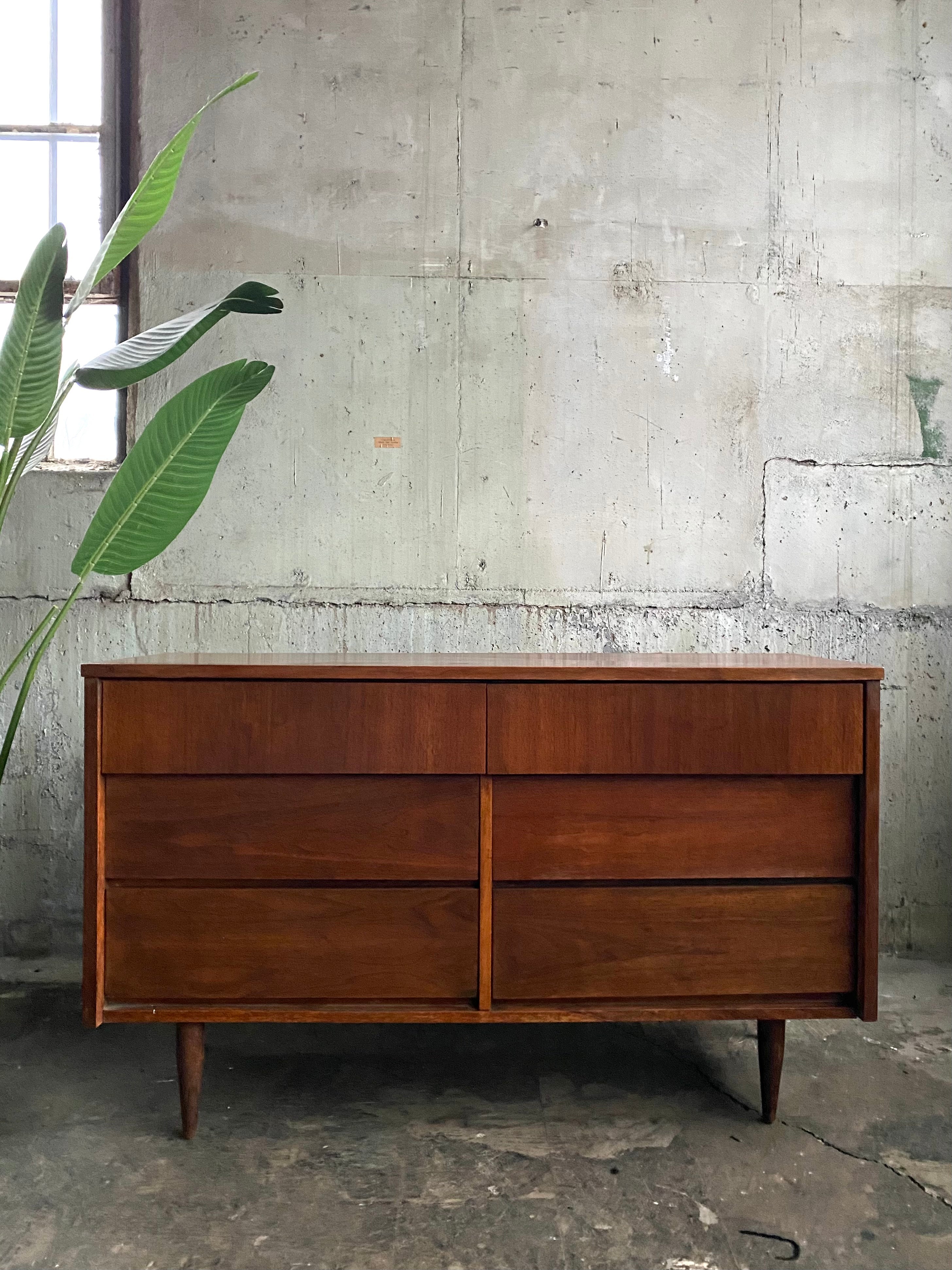 Mid-Century Six Drawer Dresser without Pulls