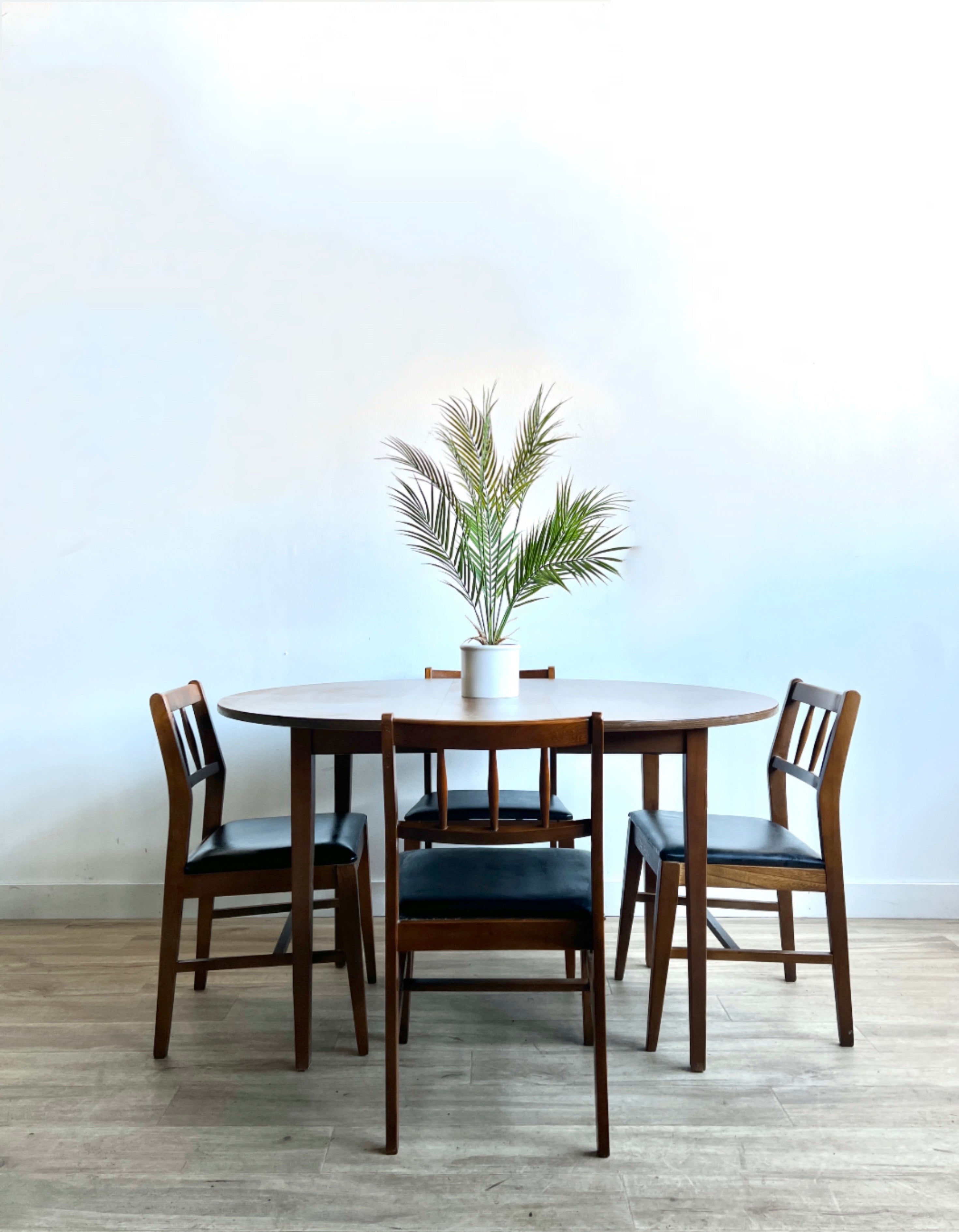 Mid Century Dining Set With Leaf