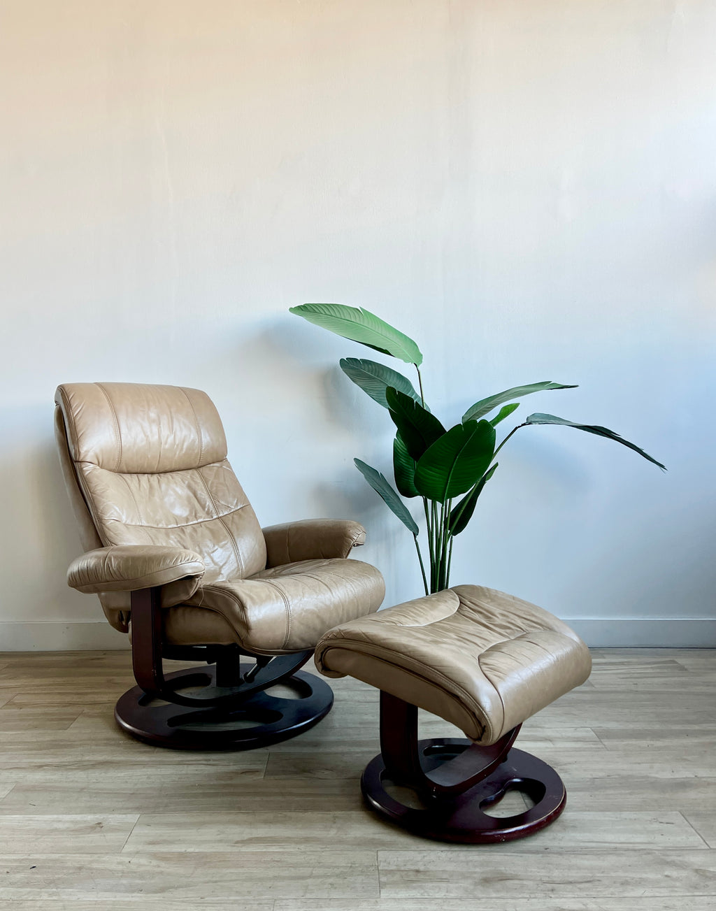 Vintage Leather Lounge Chair and Ottoman