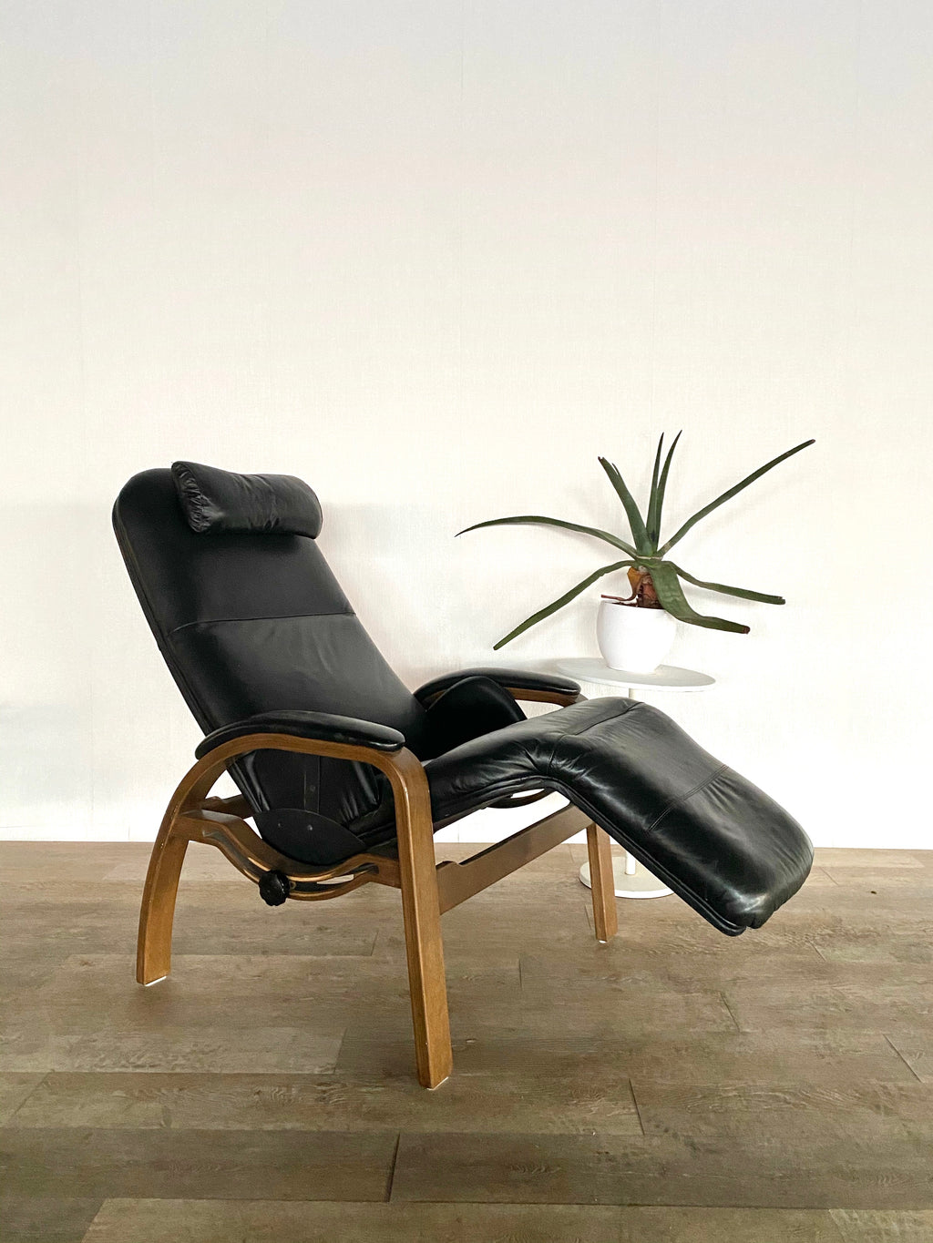 Vintage Leather Lounge Chair