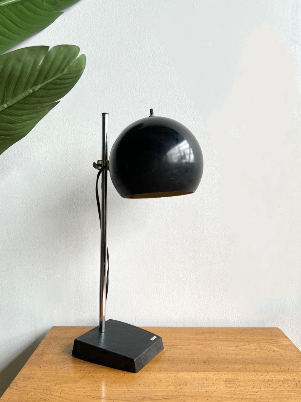 Vintage Mid Century Desk / Nightstand Lamp