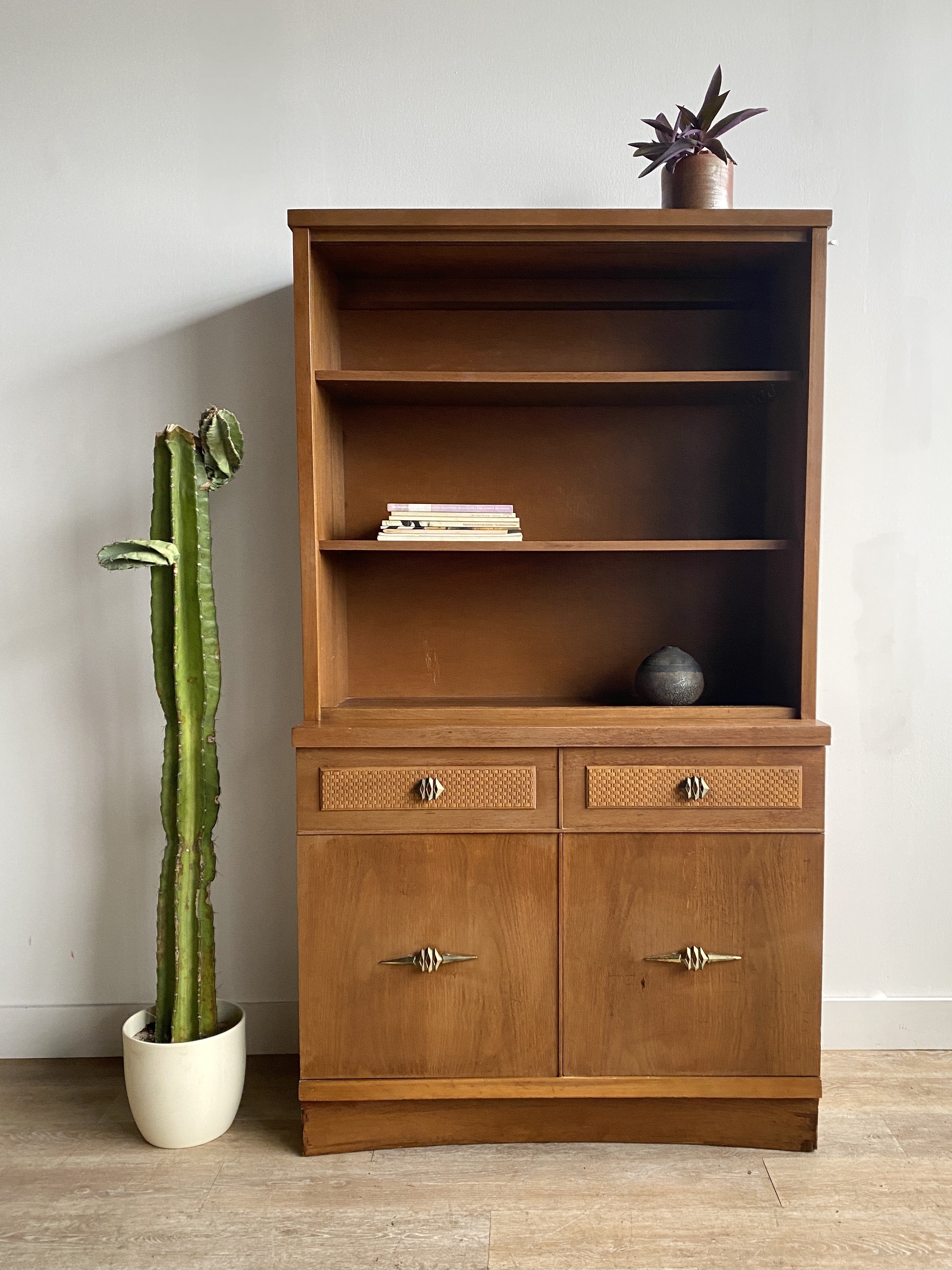 Vintage Mod Century Hutch