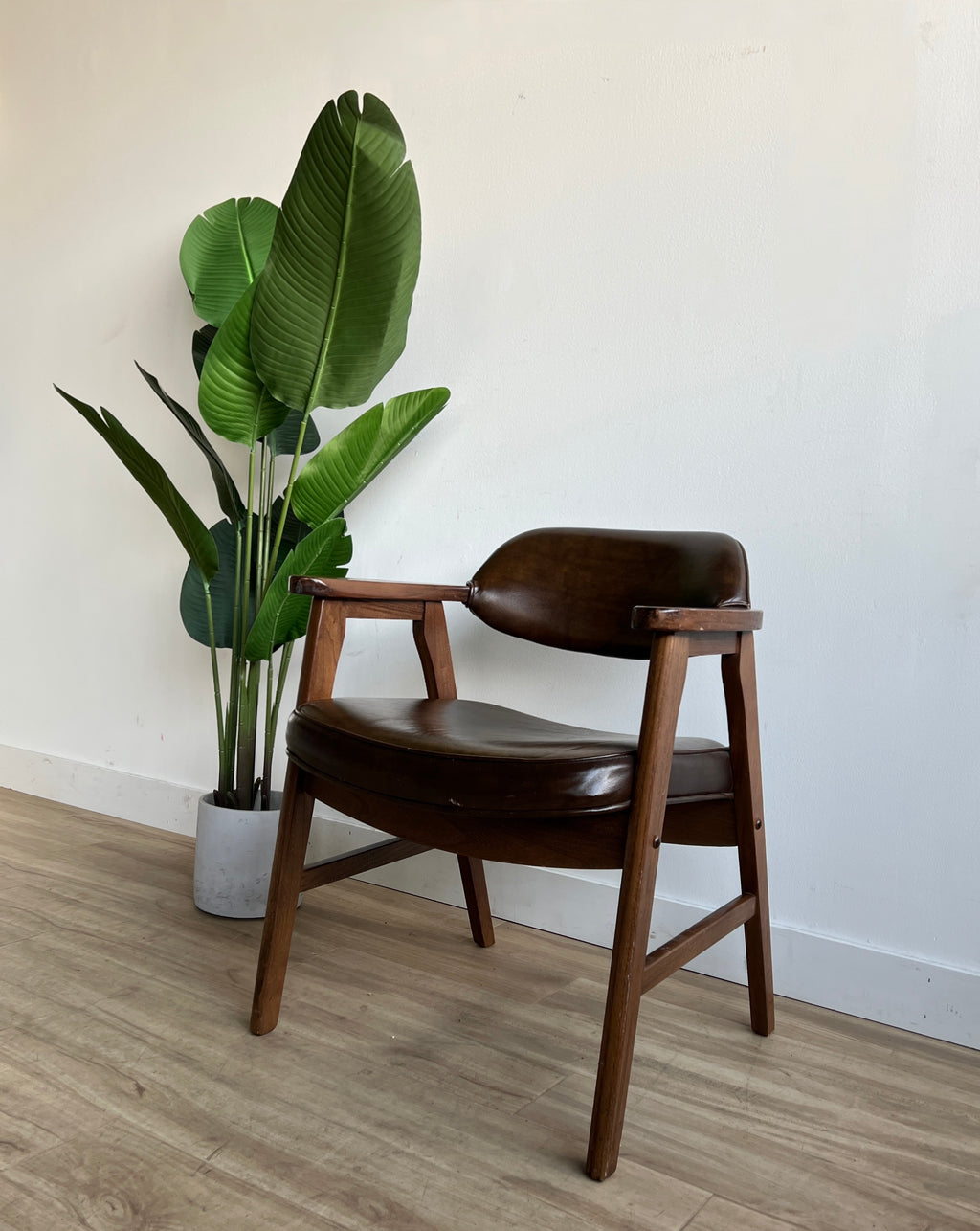 Vintage Paoli Chair
