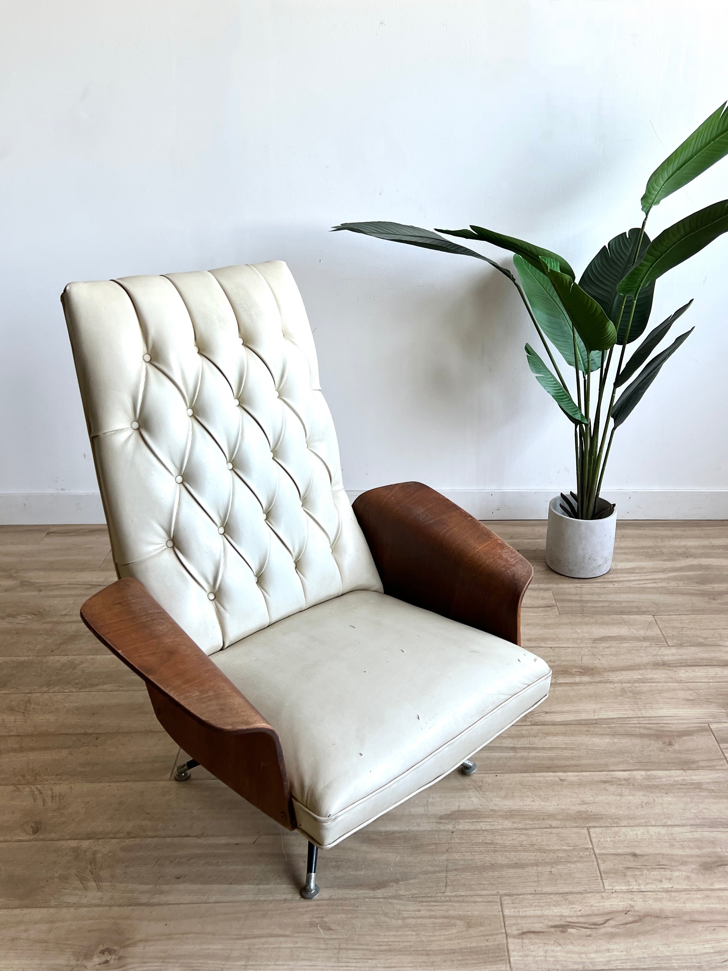 Vintage Mid Century Mulhauser Lounge Chair