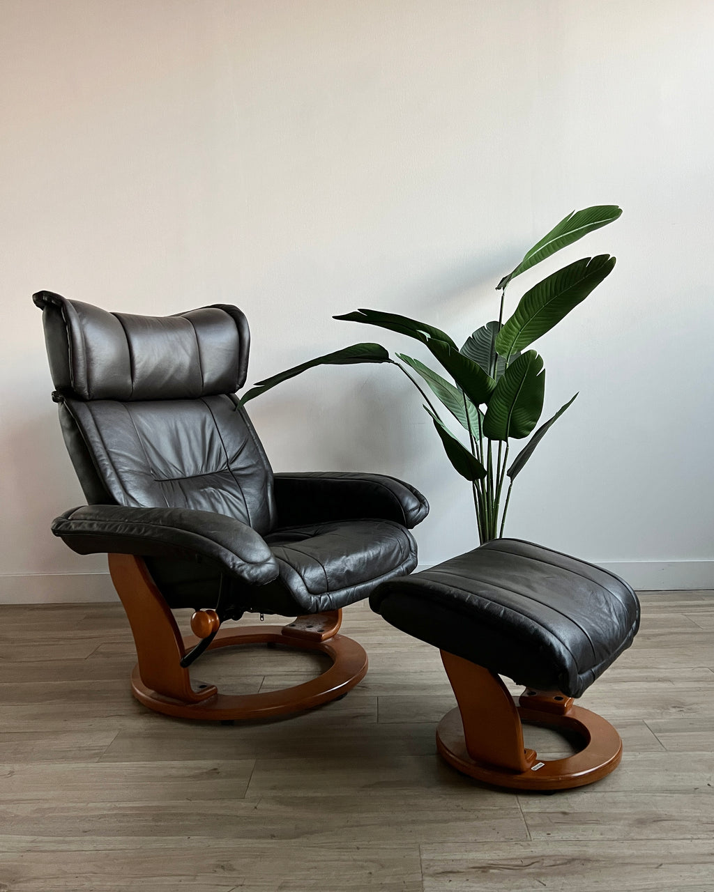 Vintage Vegan Leather Lounge Chair & Ottoman