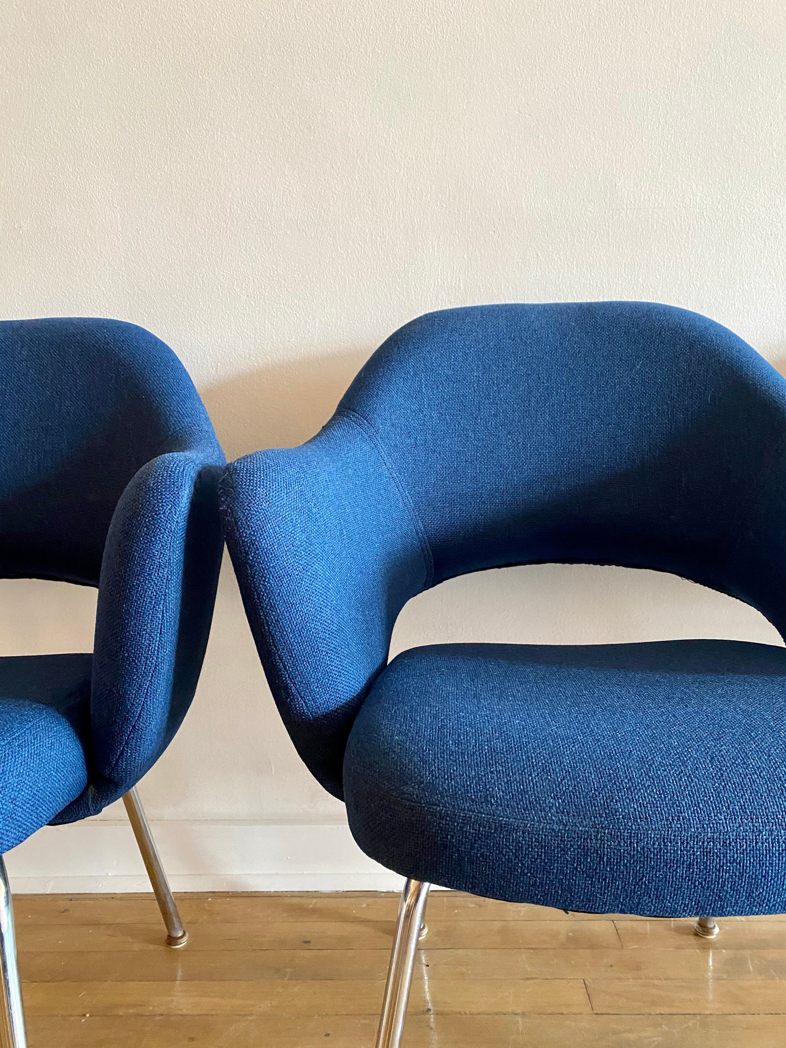 Set of 4 Eero Saarinen Executive Chairs upholstered in Indigo Blue