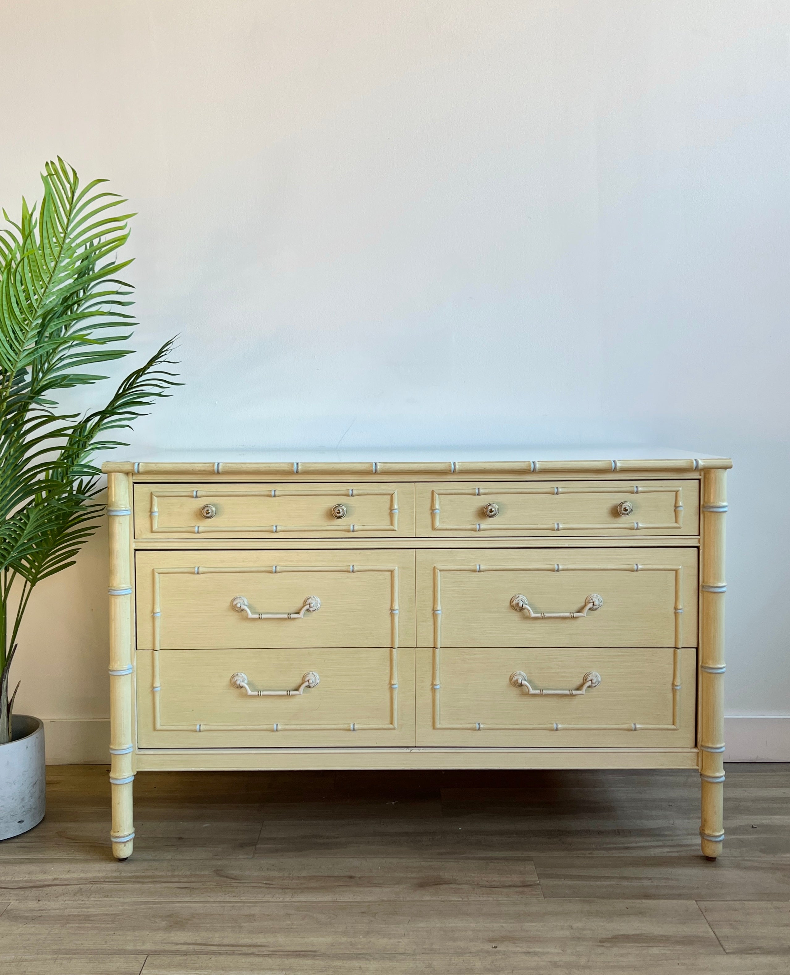 Vintage Thomasville Long Dresser Home and Closet Vintage Vintage Thomasville Long Dresser Home and Closet Vintage