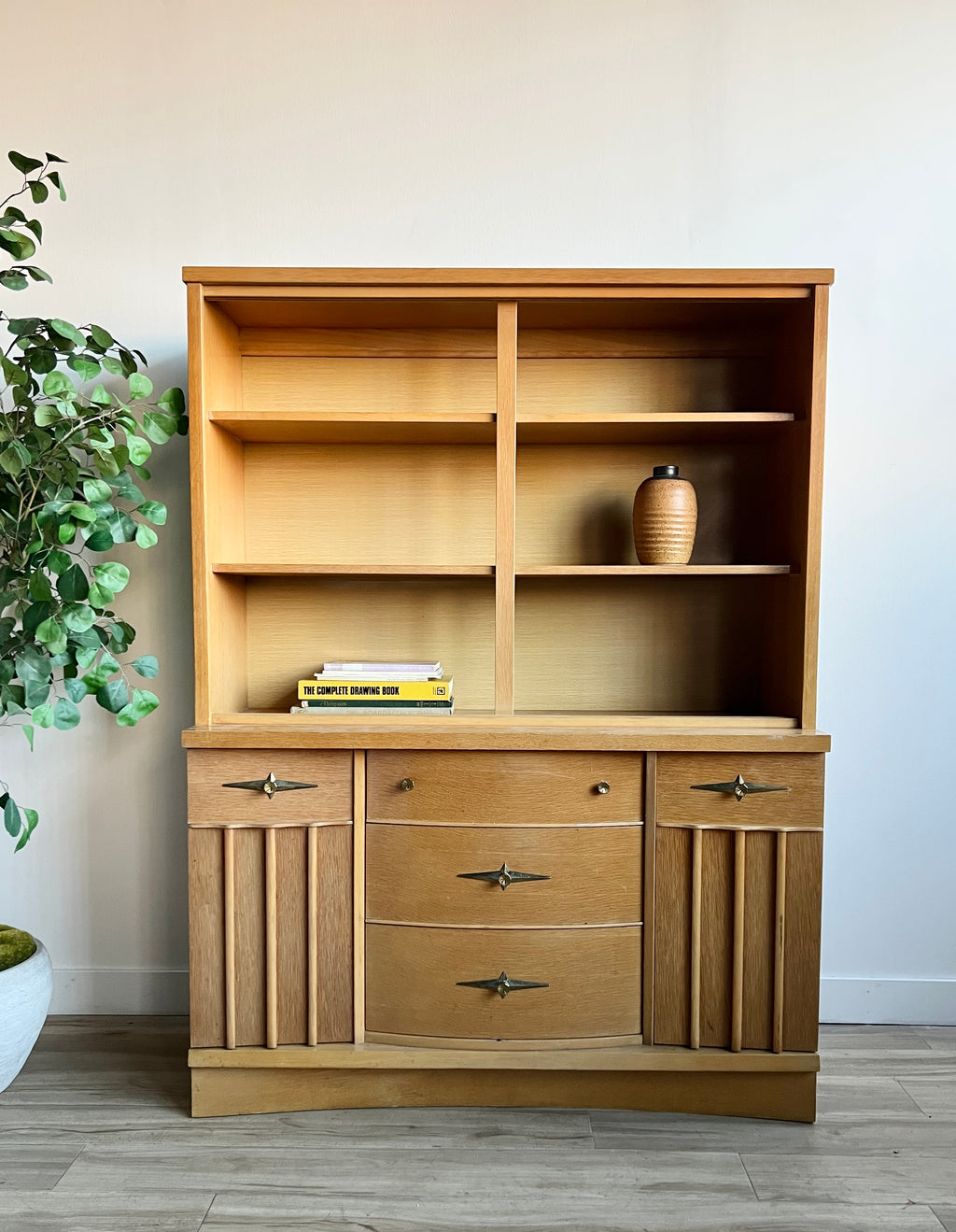 Vintage Mid Century Shelving Unit / Hutch