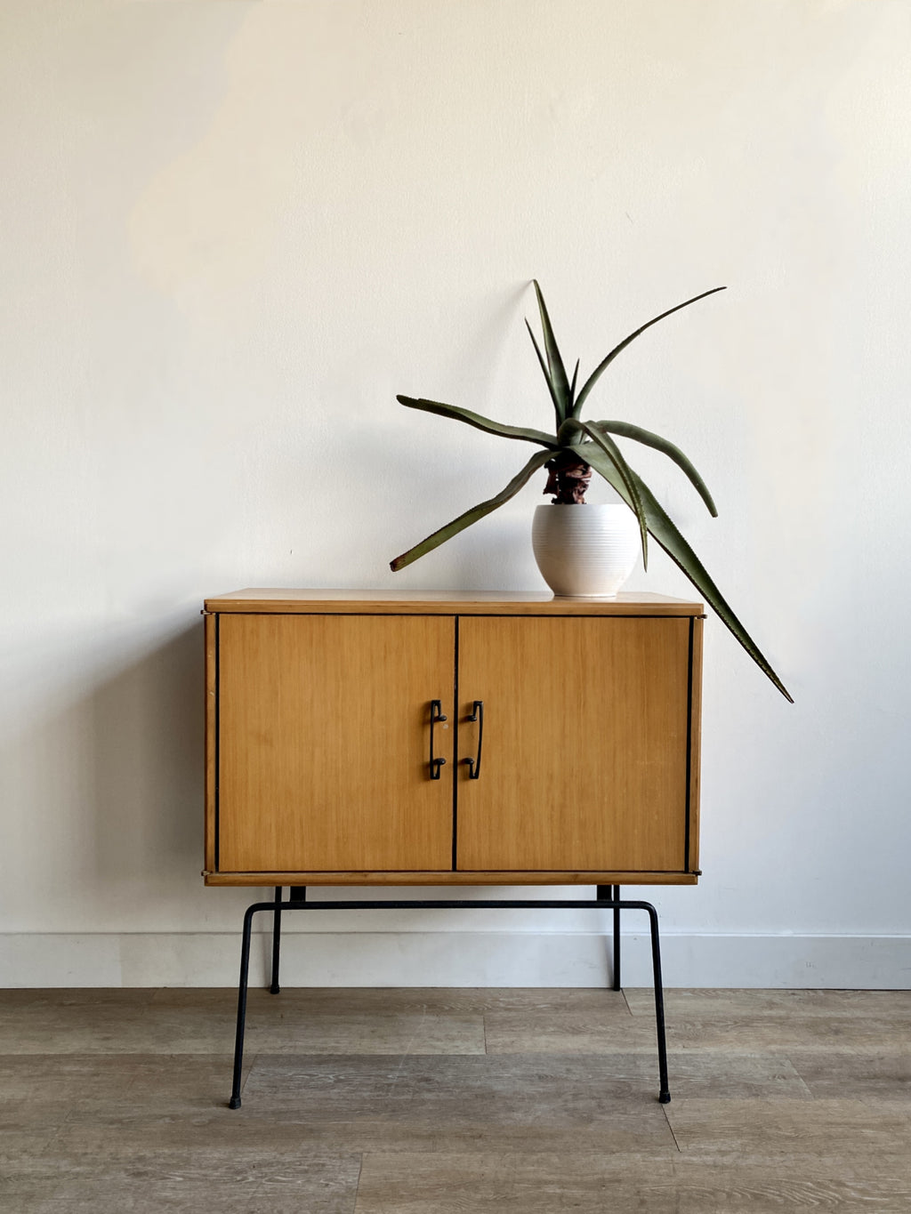 Vintage Mid-Century Philco Stereo Console