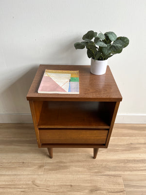 Vintage Mid Century Nightstand / End Table with Drawer